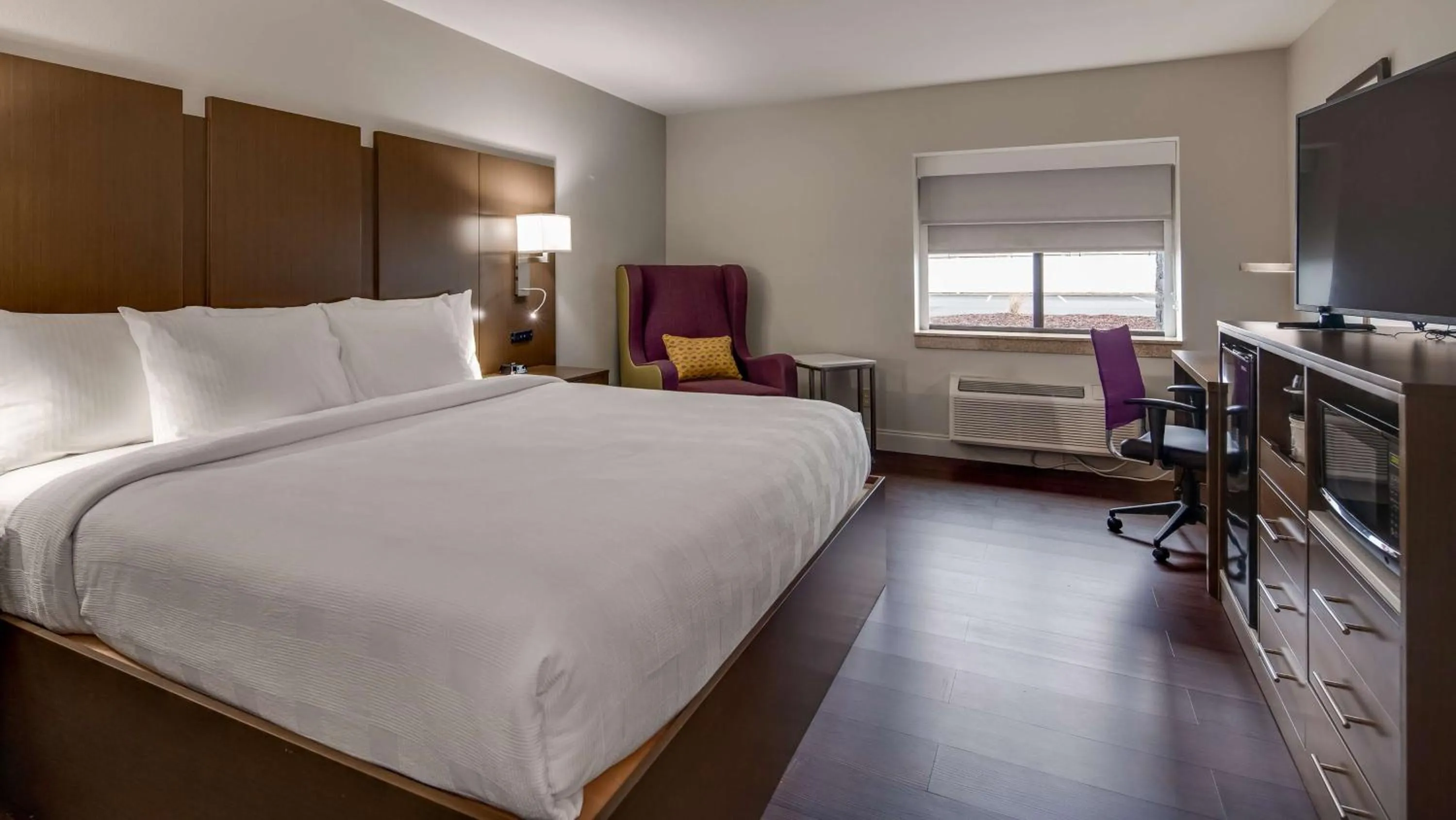 Photo of the whole room, Bed in Best Western Huntsville