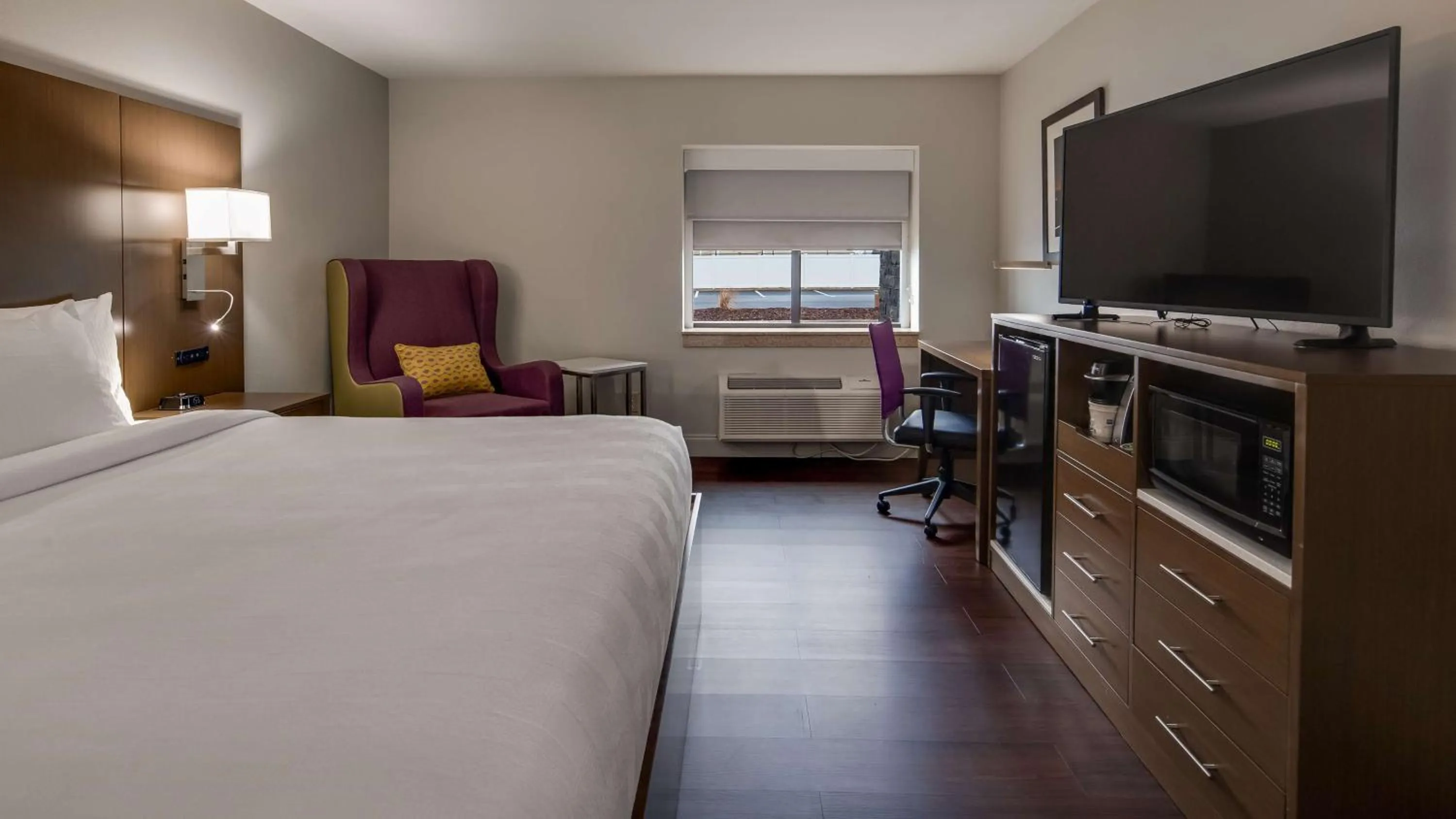 Photo of the whole room, Bed in Best Western Huntsville