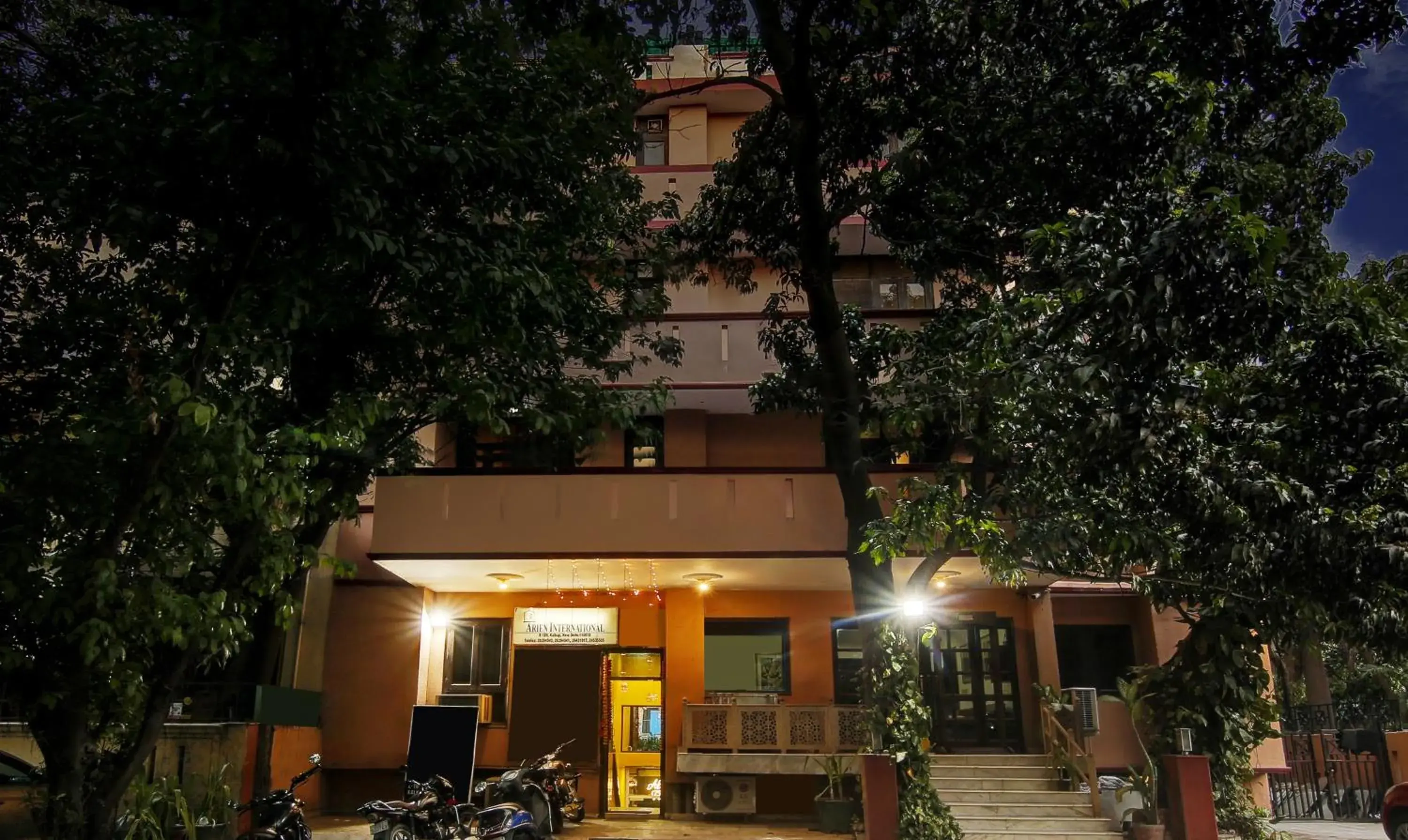 Property building in Itsy Hotels Arien International Property building in Itsy Hotels Arien International