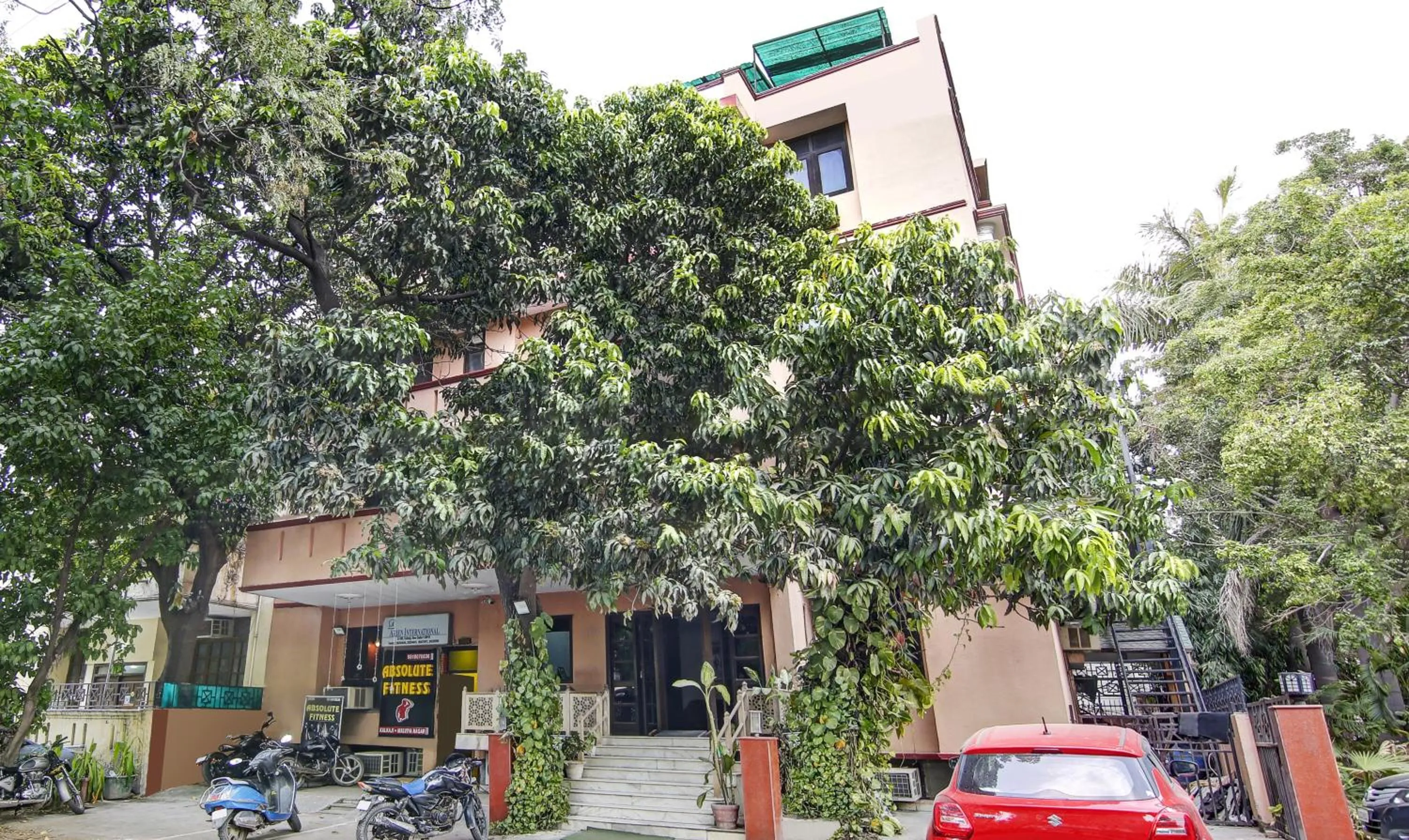 Property building in Itsy Hotels Arien International