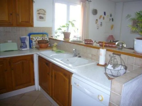 Kitchen or kitchenette in Les Cigales