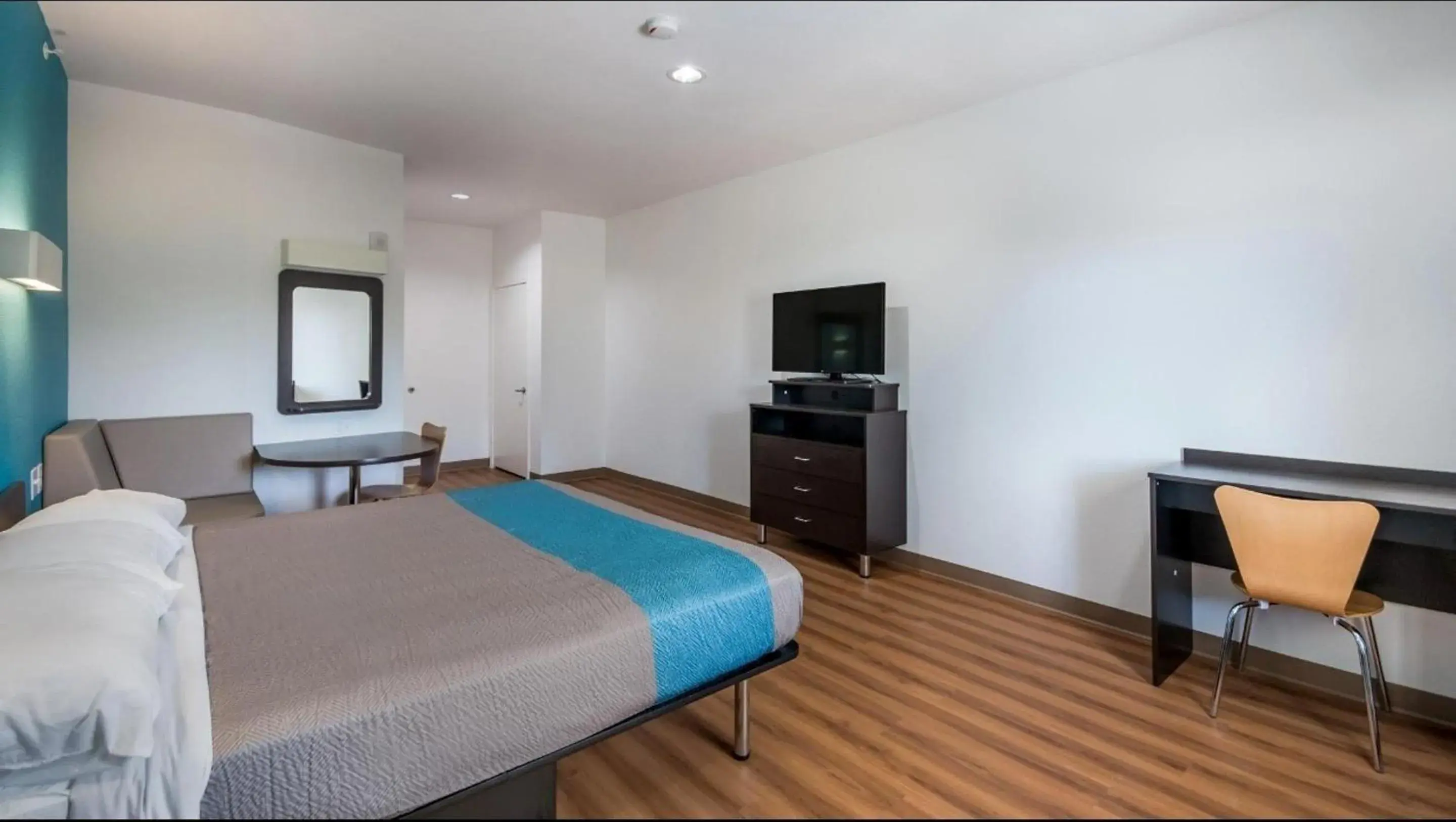 Bed in Motel 6-Channelview, TX Bed in Motel 6-Channelview, TX