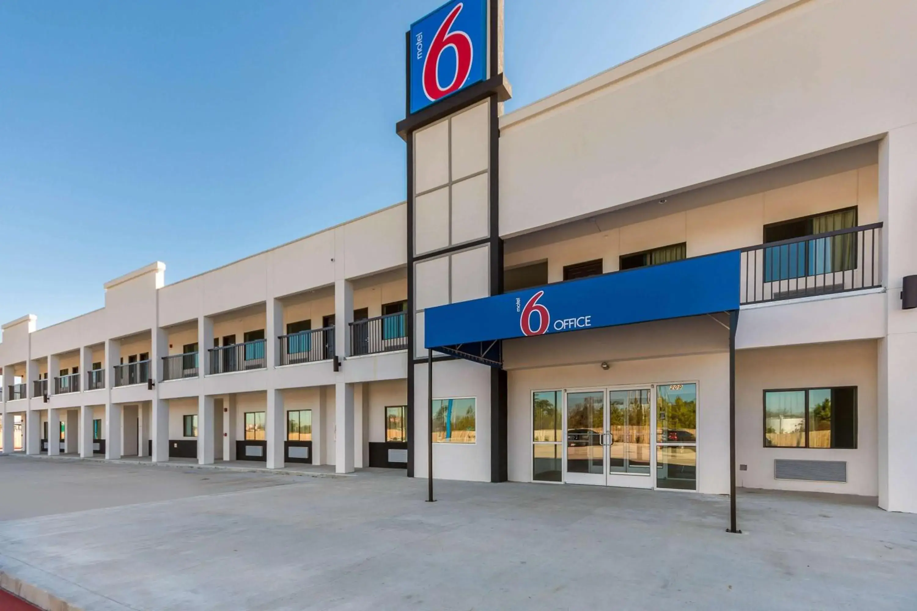 Property building in Motel 6-Channelview, TX Property building in Motel 6-Channelview, TX