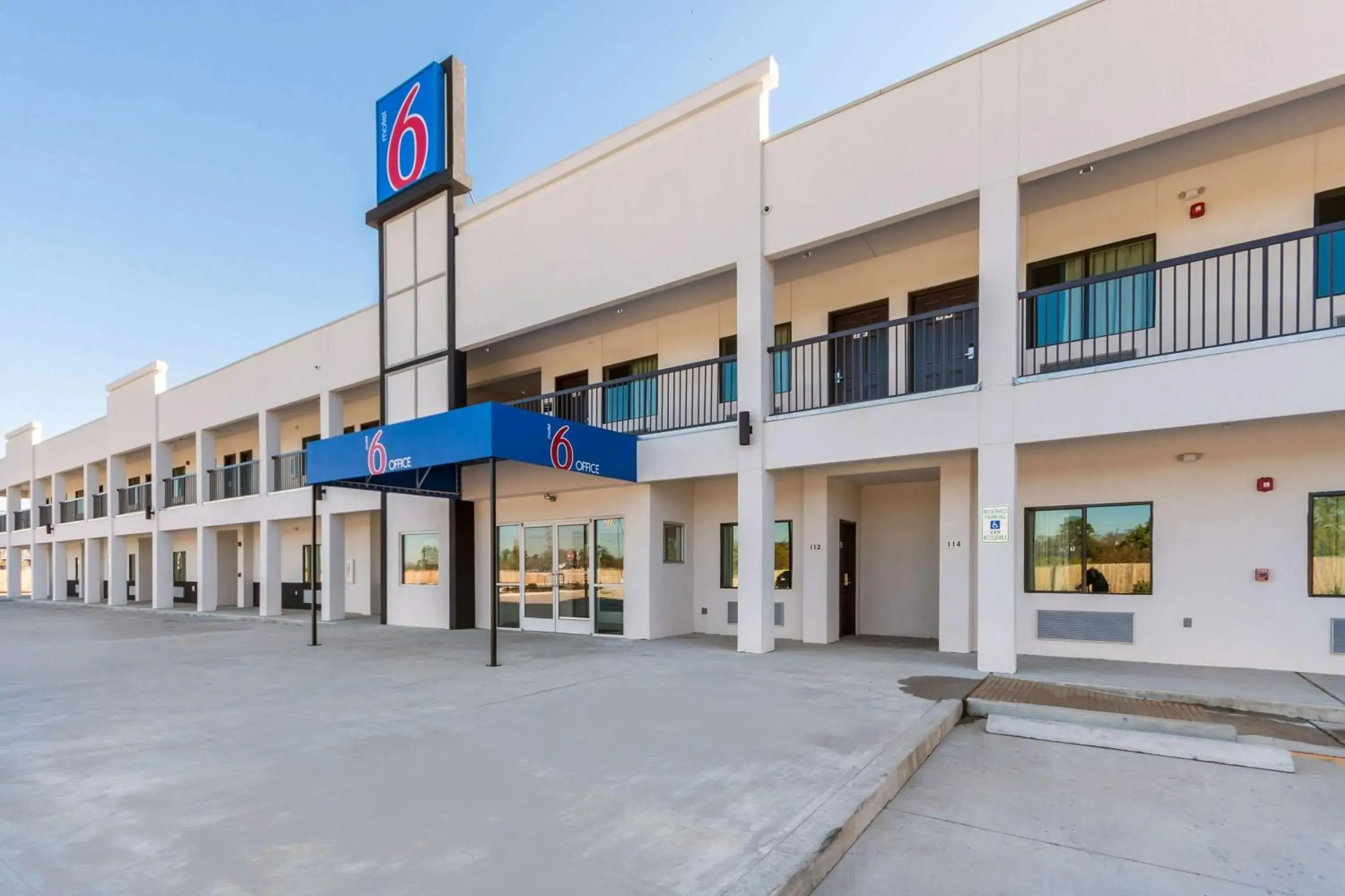 Property building in Motel 6-Channelview, TX Property building in Motel 6-Channelview, TX
