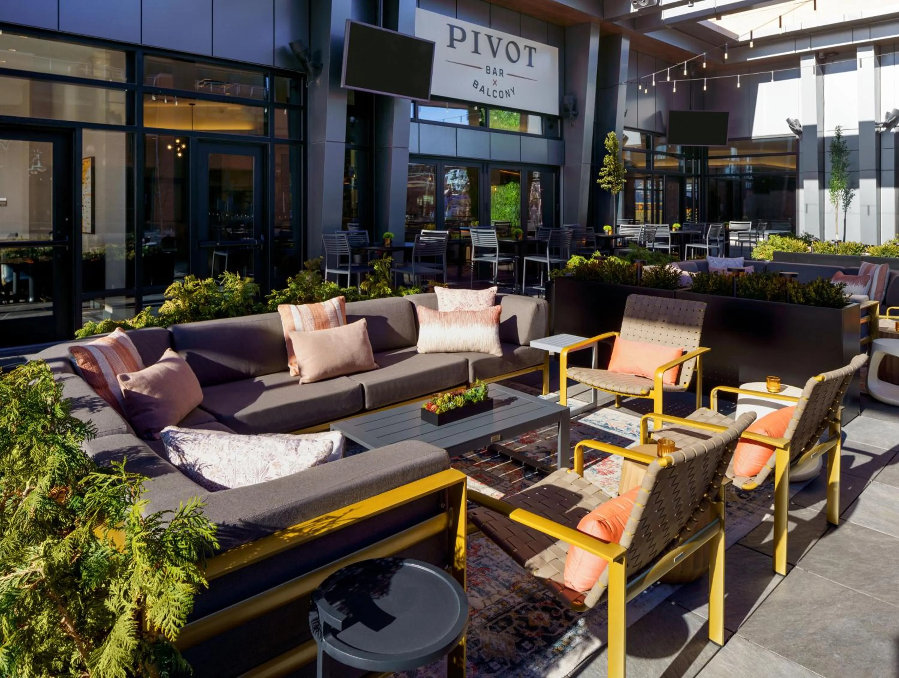 Restaurant/places to eat in Hyatt House Indianapolis Downtown