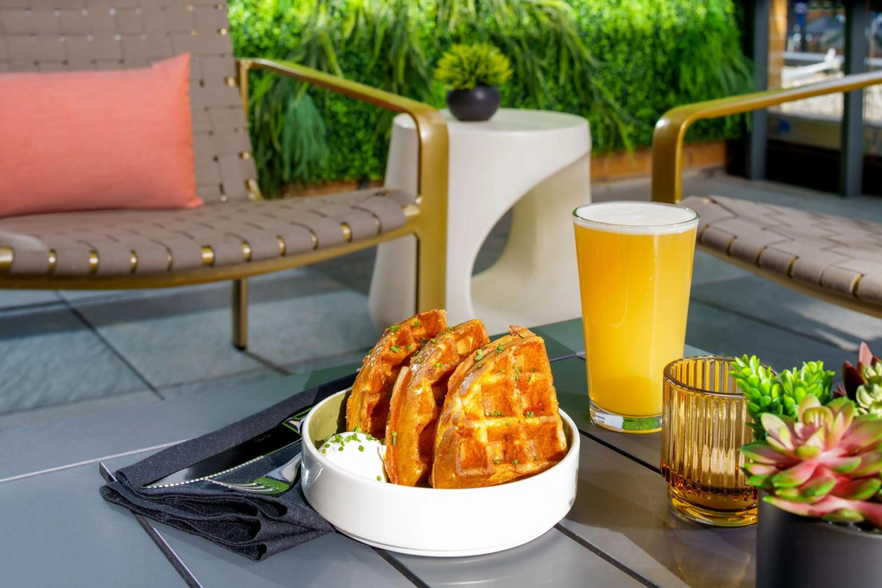 Restaurant/places to eat in Hyatt House Indianapolis Downtown