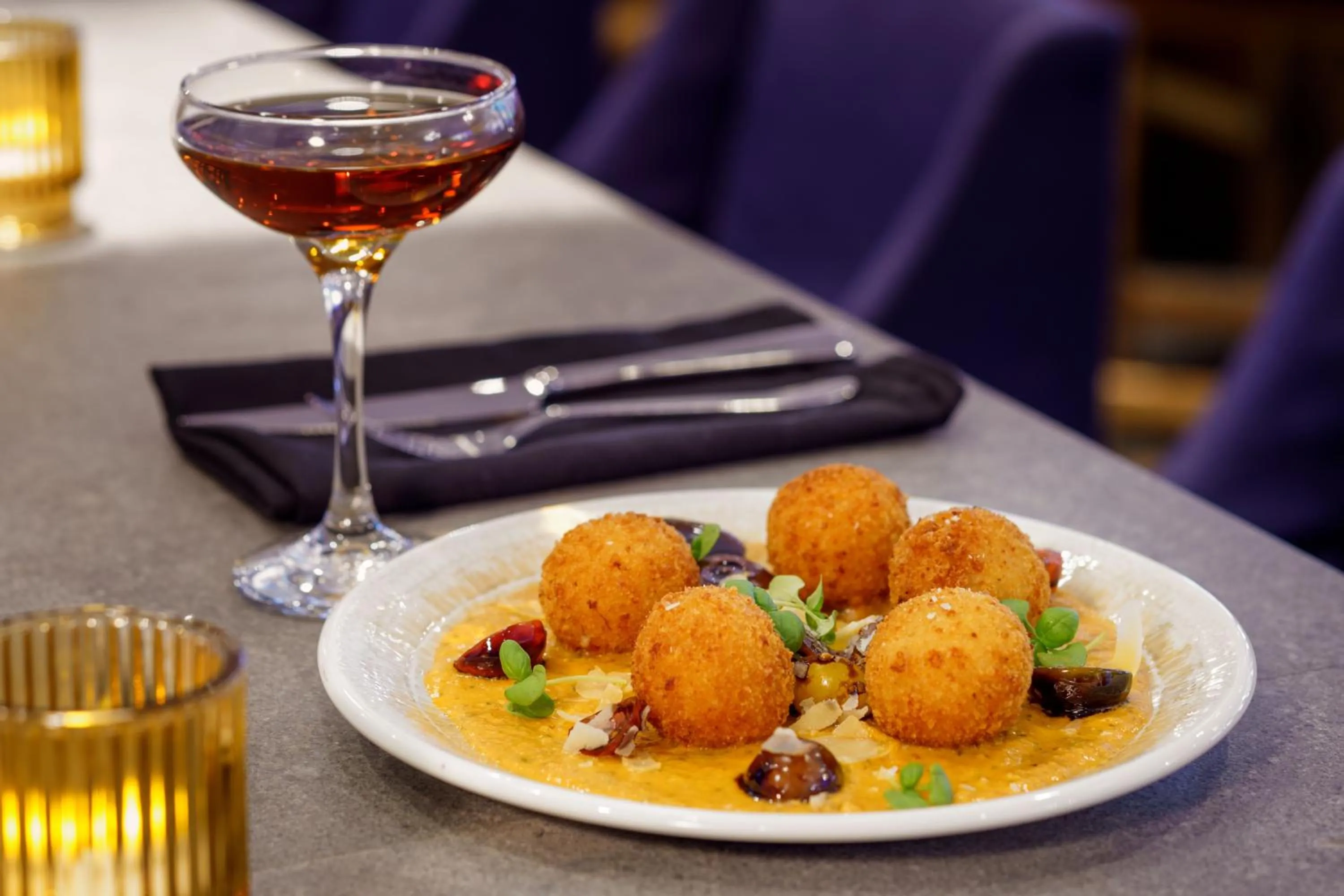 Restaurant/places to eat in Hyatt House Indianapolis Downtown