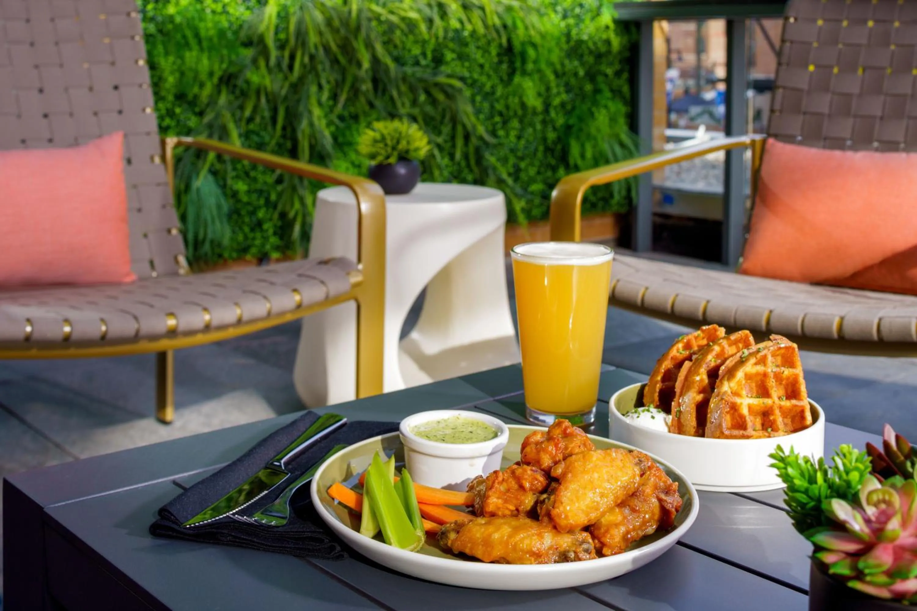 Restaurant/places to eat in Hyatt Place Indianapolis Downtown