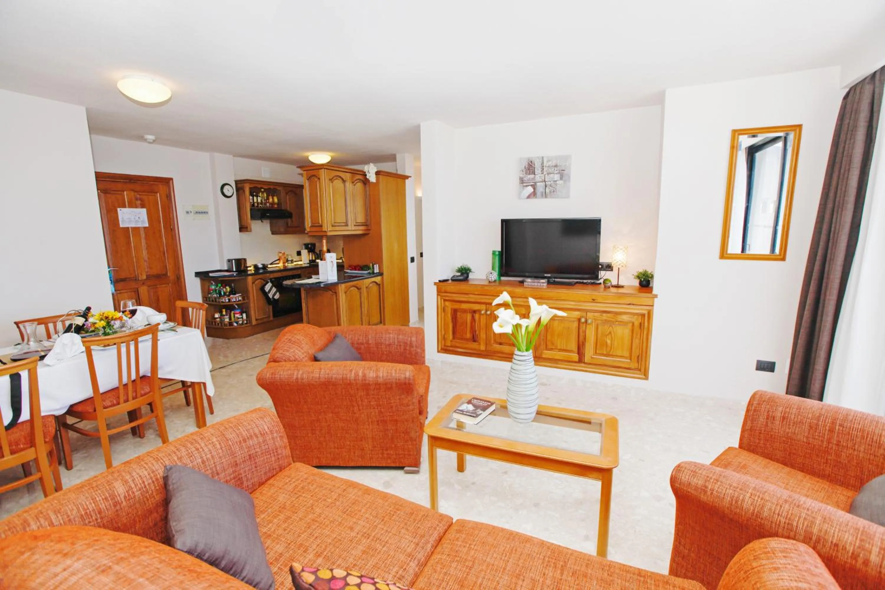 Photo of the whole room in Royal Sun Resort