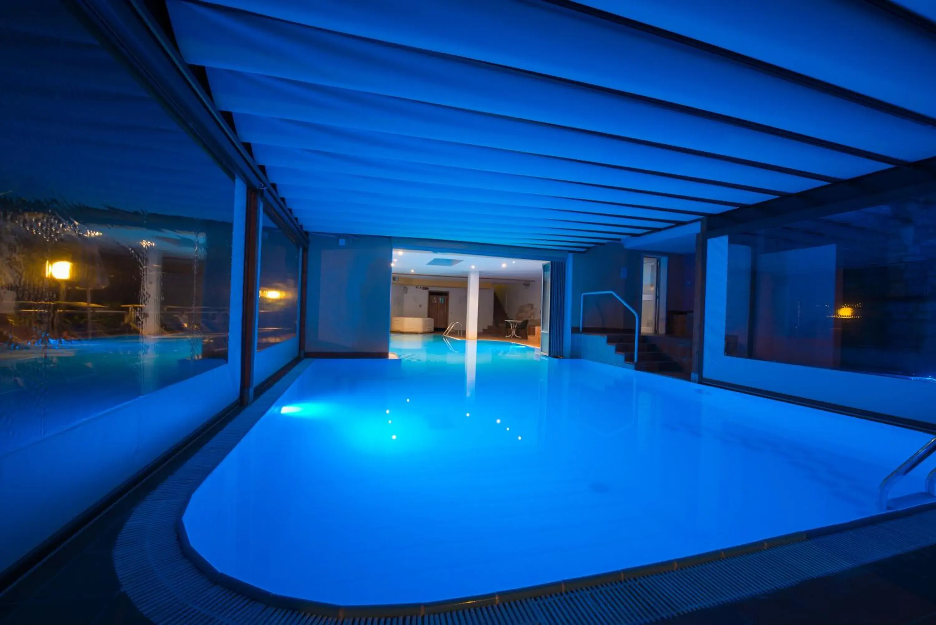 Night, Swimming Pool in Hotel Eden