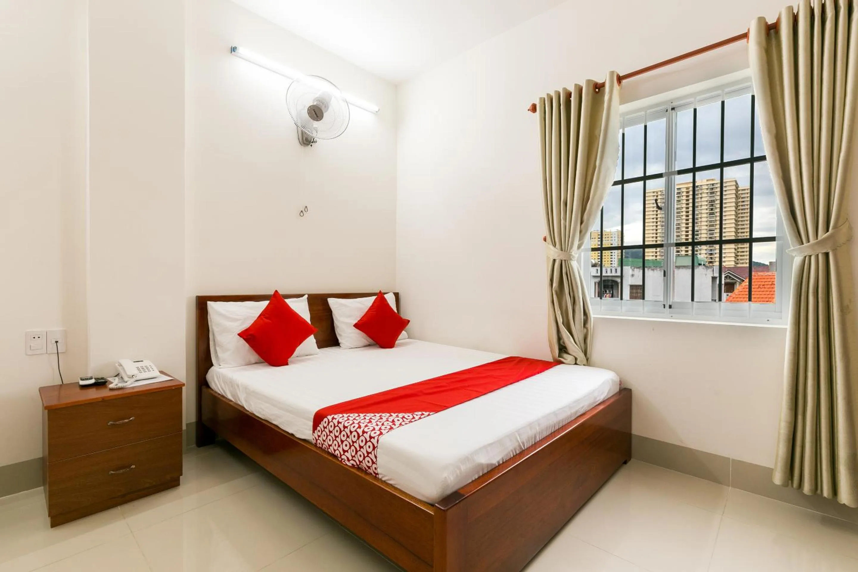 Bedroom, Bed in Jupiter Hotel