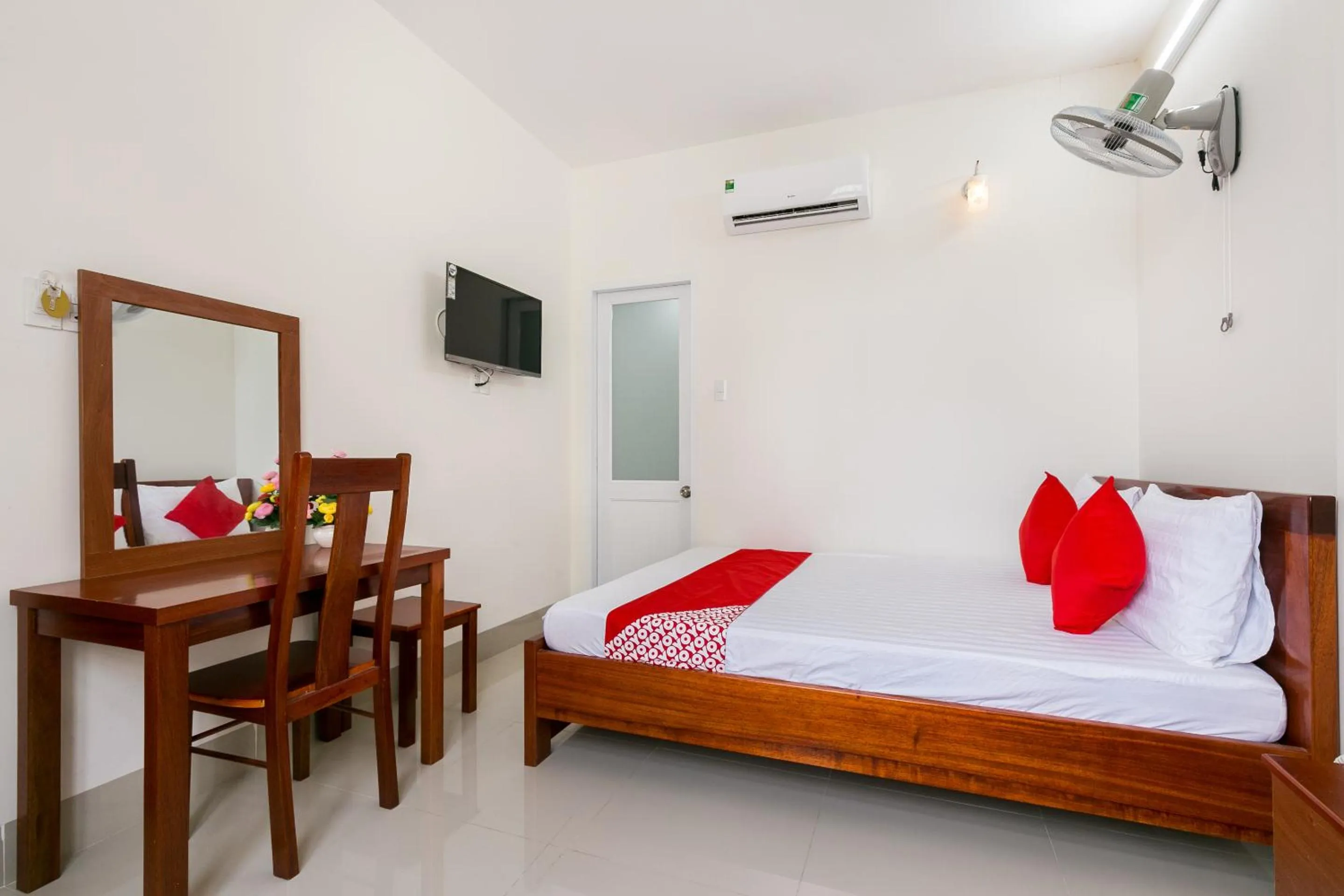 Bedroom, Bed in Jupiter Hotel