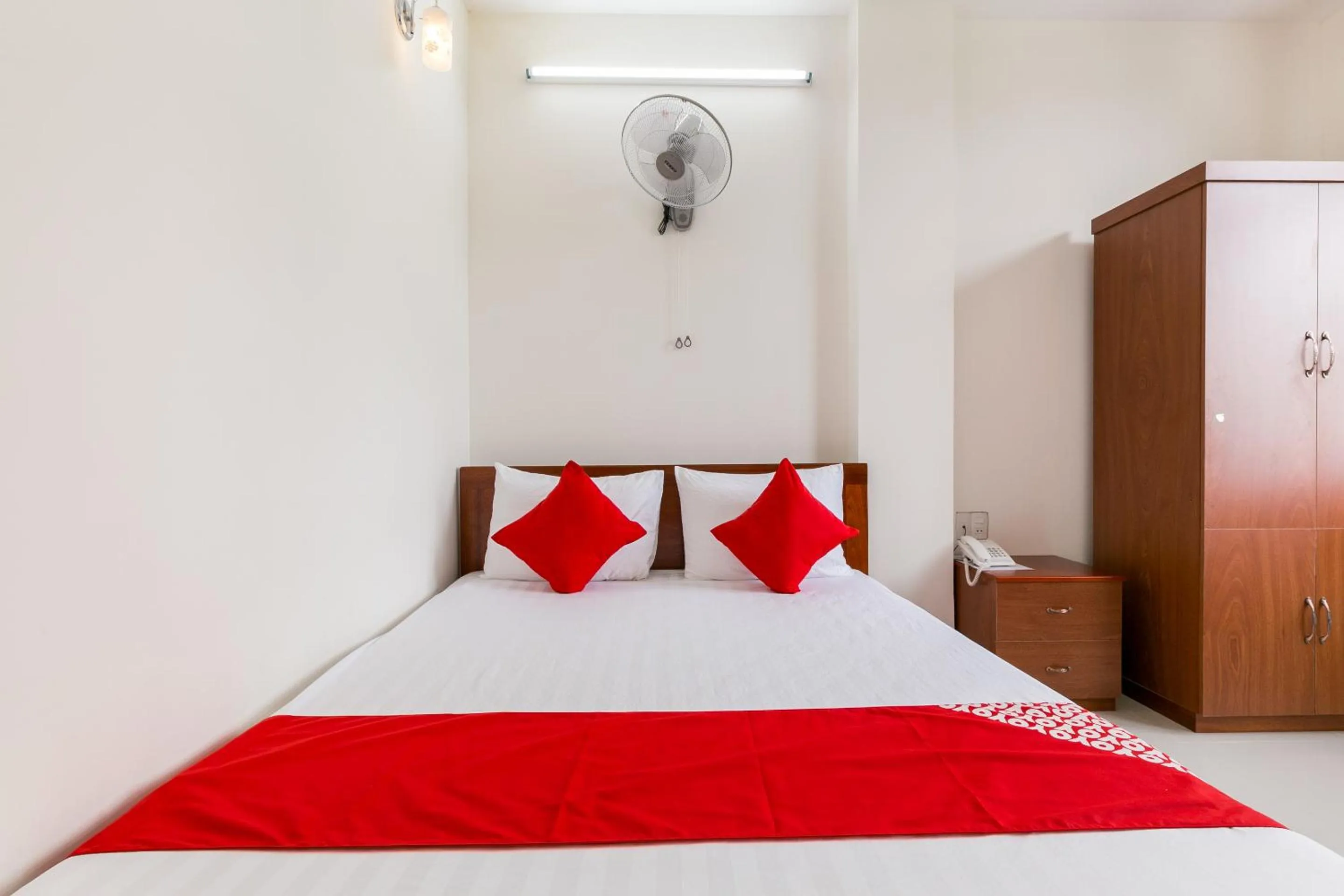 Bedroom, Bed in Jupiter Hotel