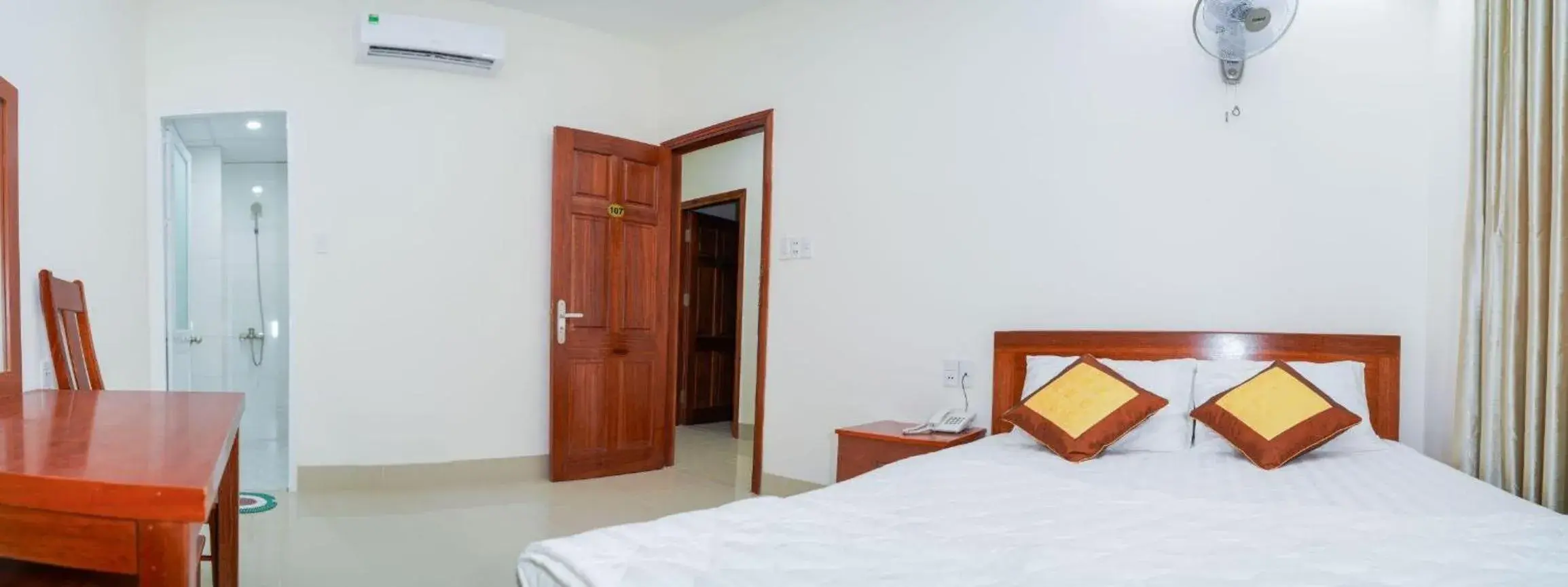 Bed in Jupiter Hotel Bed in Jupiter Hotel