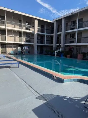 Pool view in La Quinta by Wyndham Pinellas Park St Peterburg Clearwater