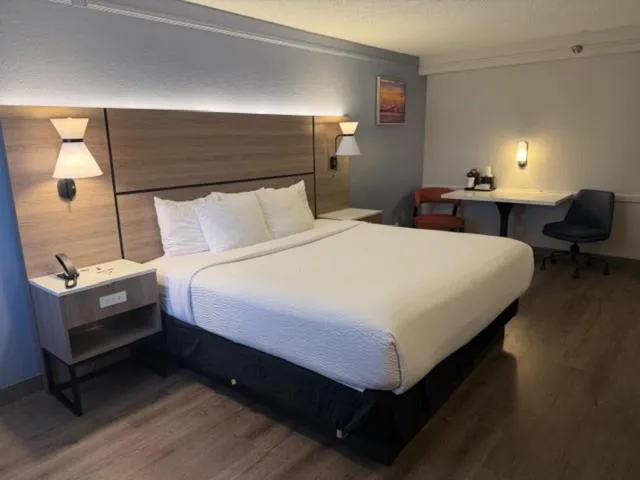 Bed in La Quinta by Wyndham Pinellas Park St Peterburg Clearwater