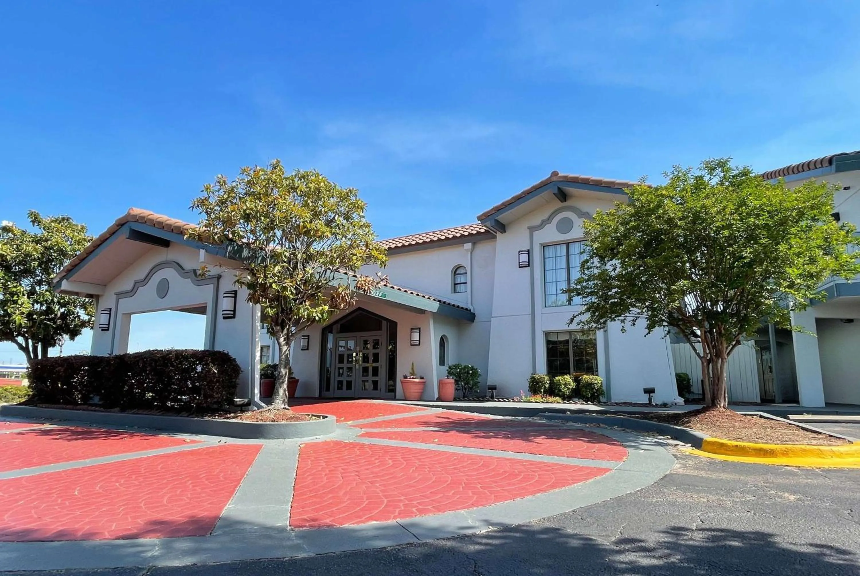 Property building in Travelodge by Wyndham Tuscaloosa