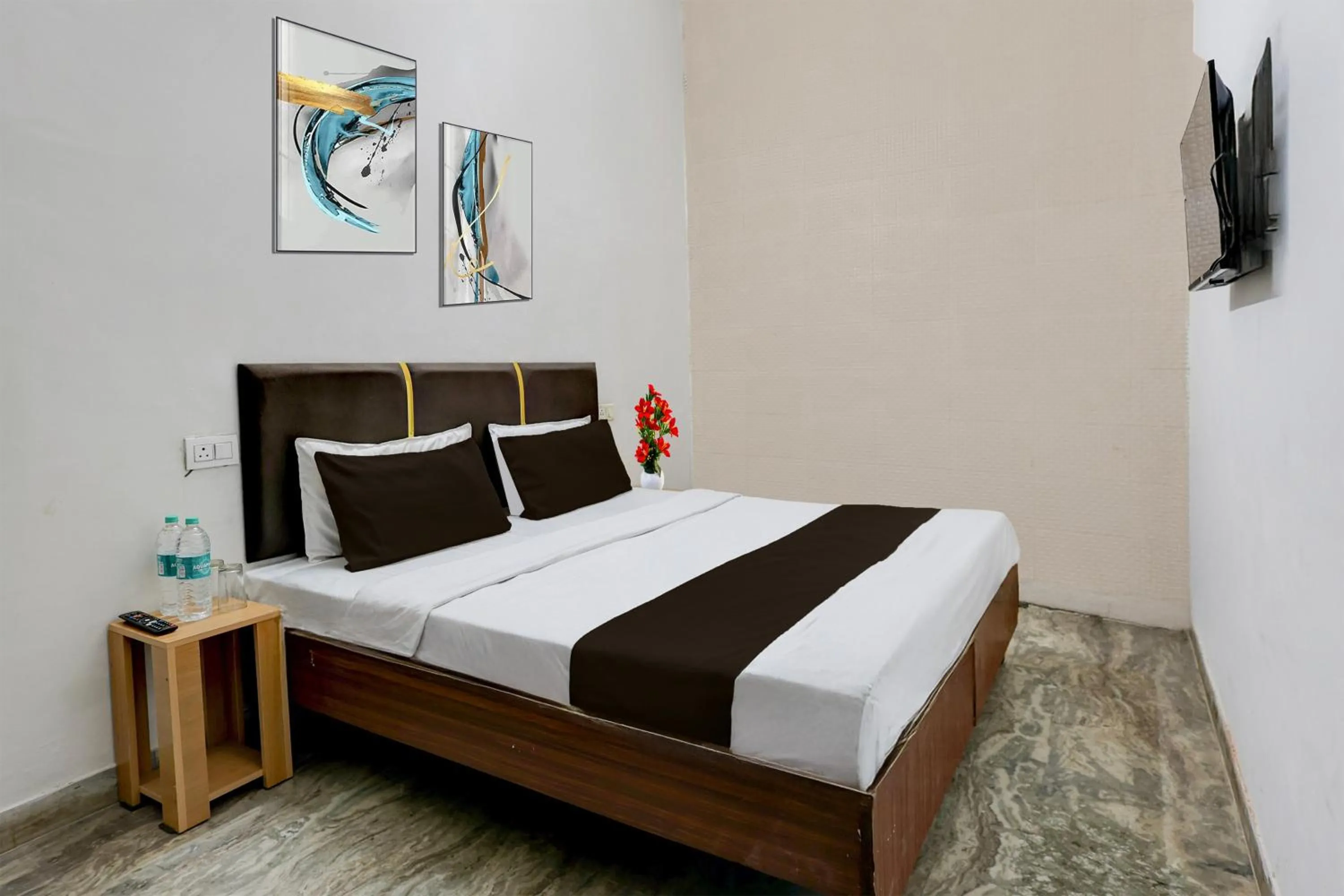 Small Double Room - single occupancy in Hotel O by OYO Dariya Railway Station Formerly RR Villa