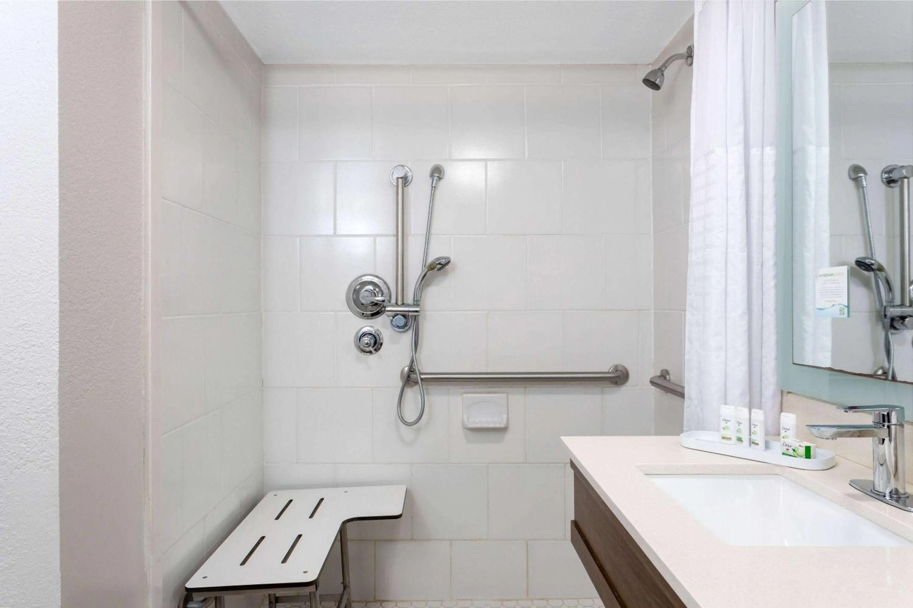 Shower in La Quinta Inn by Wyndham Pensacola