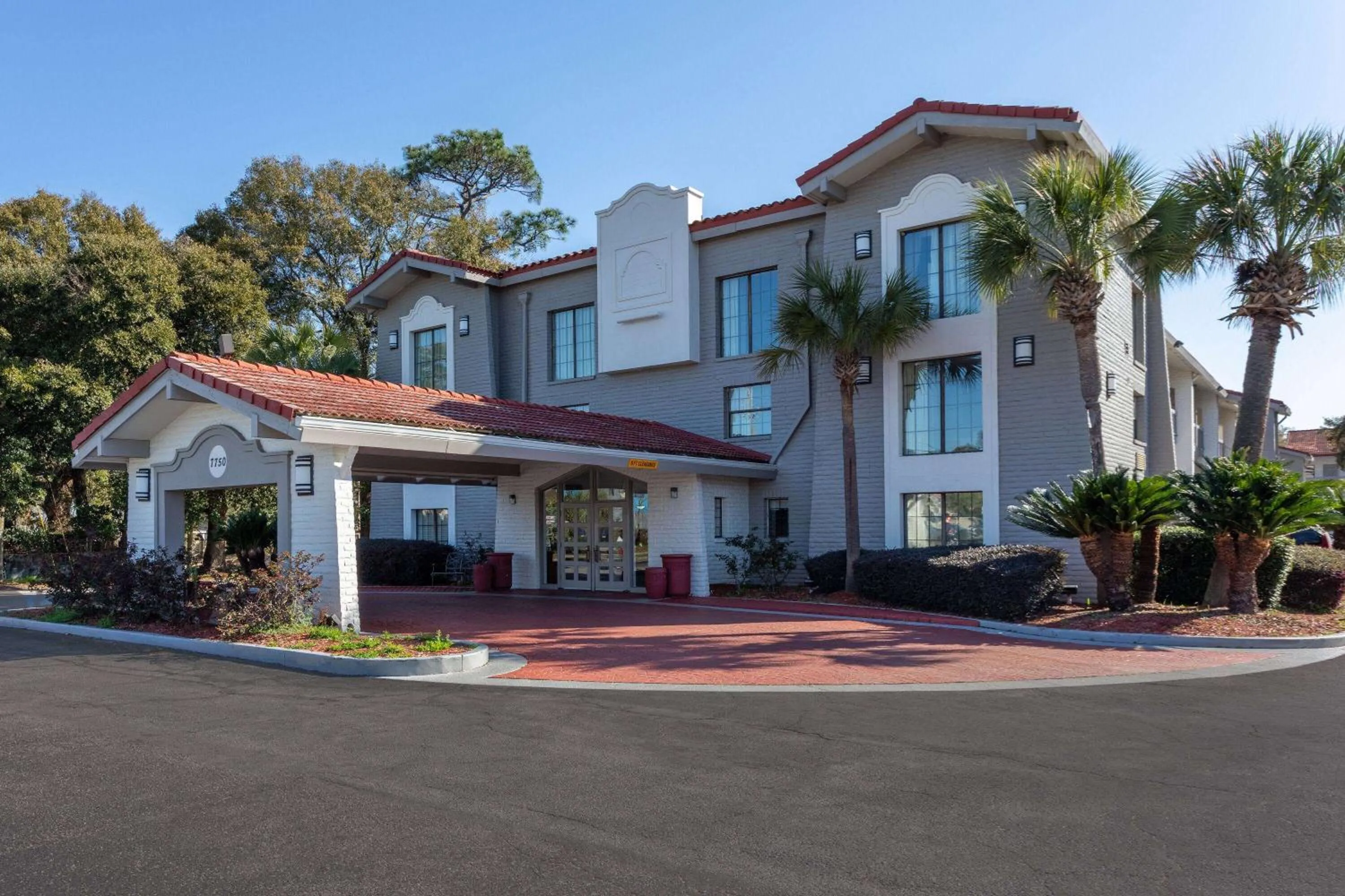 Property building in La Quinta Inn by Wyndham Pensacola