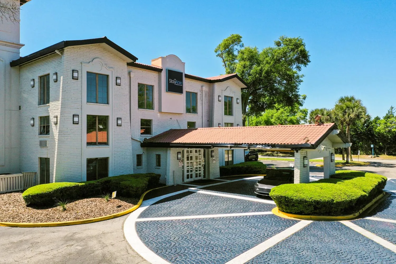 Property building in SoHo Inn and Suites Jacksonville North