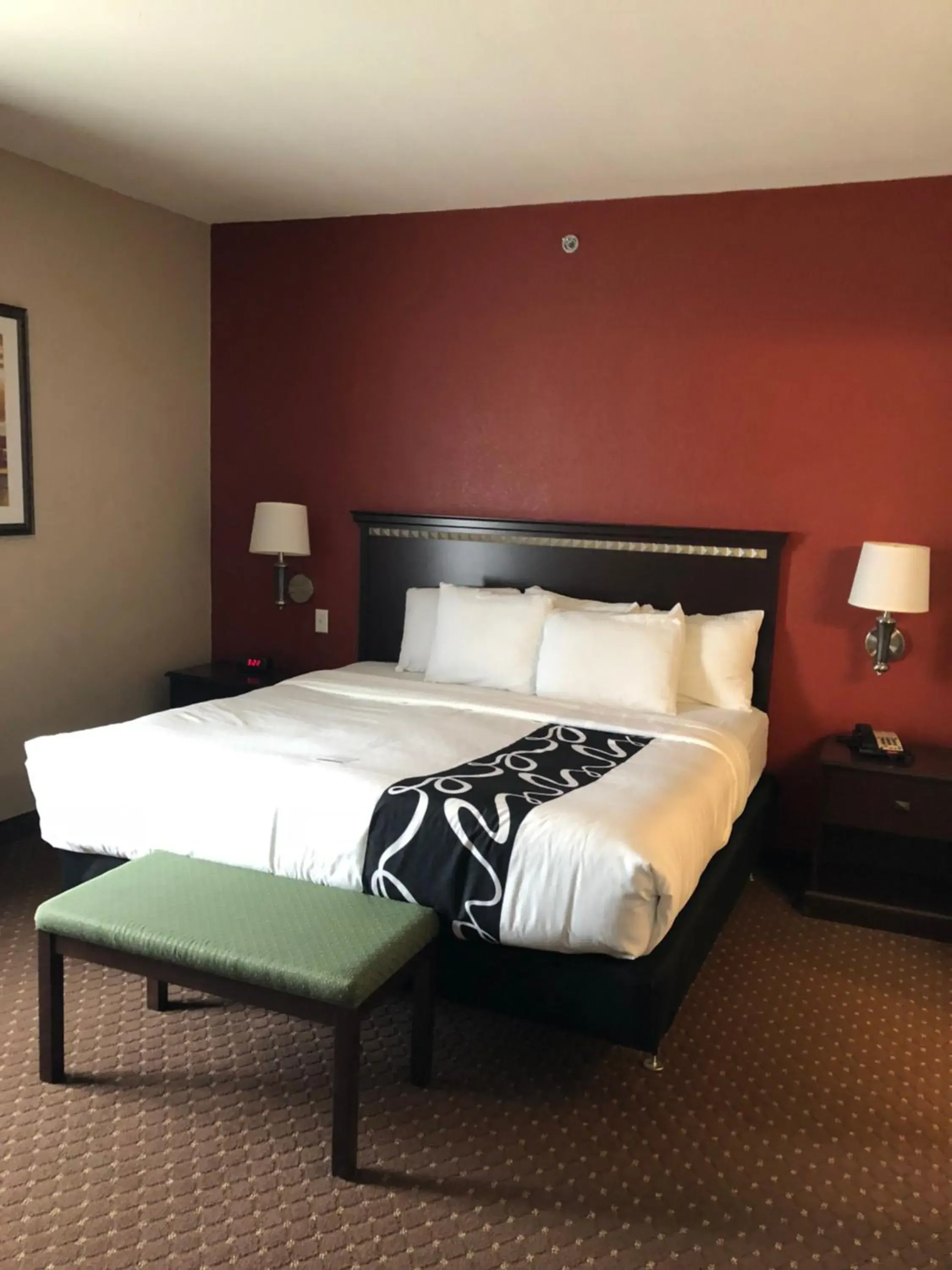 Bed in Americas Best Value Inn - Gun Barrel City Bed in Americas Best Value Inn - Gun Barrel City