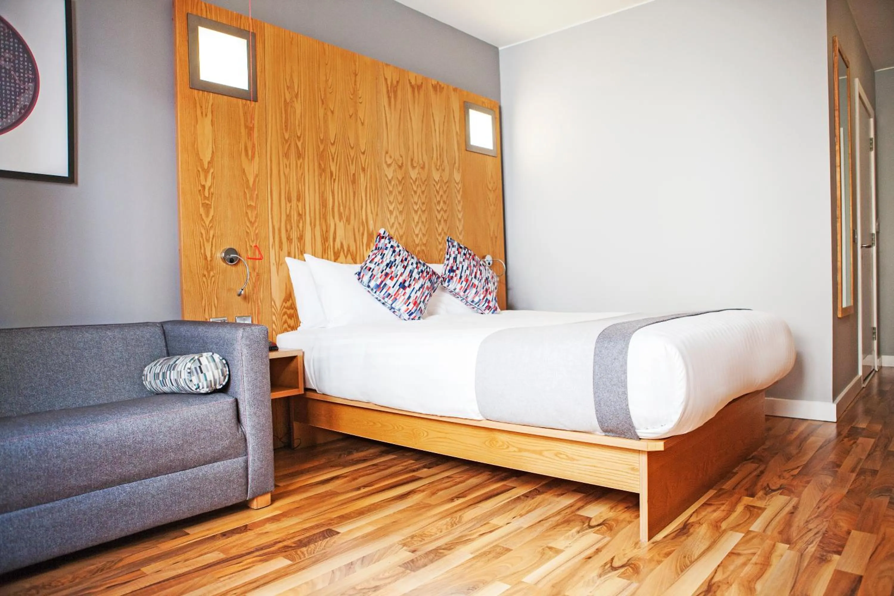 Bedroom, Bed in Ramada by Wyndham Belfast