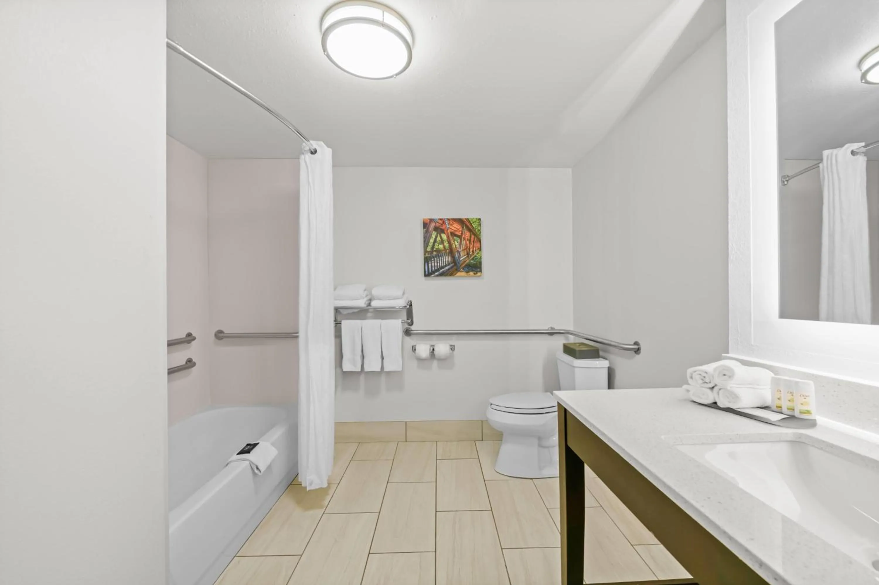 Bathroom in La Quinta by Wyndham Atlanta Douglasville