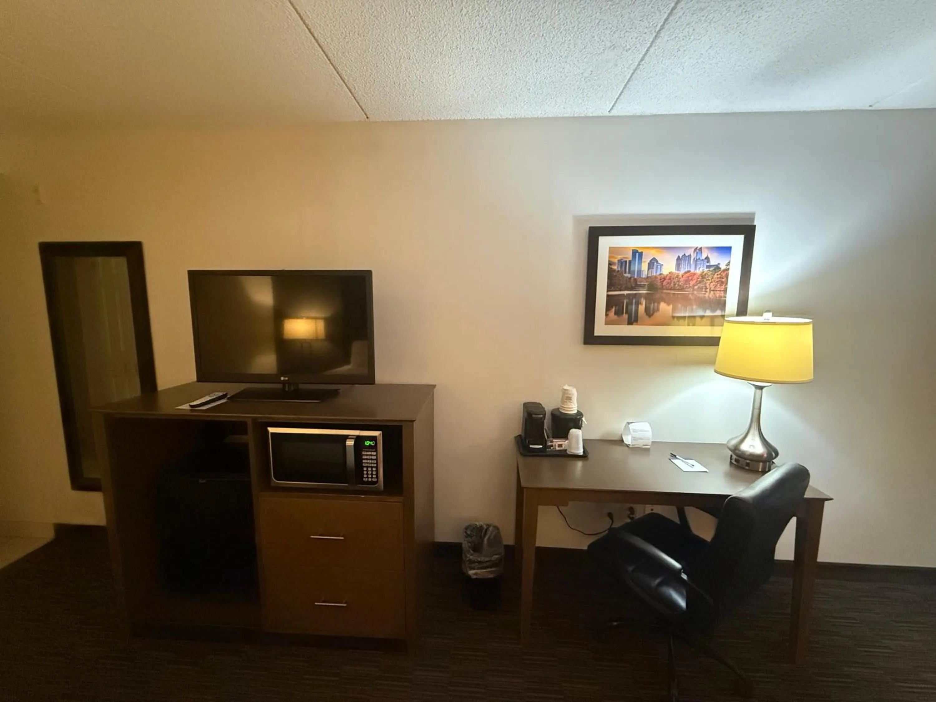 TV and multimedia in La Quinta by Wyndham Atlanta Douglasville