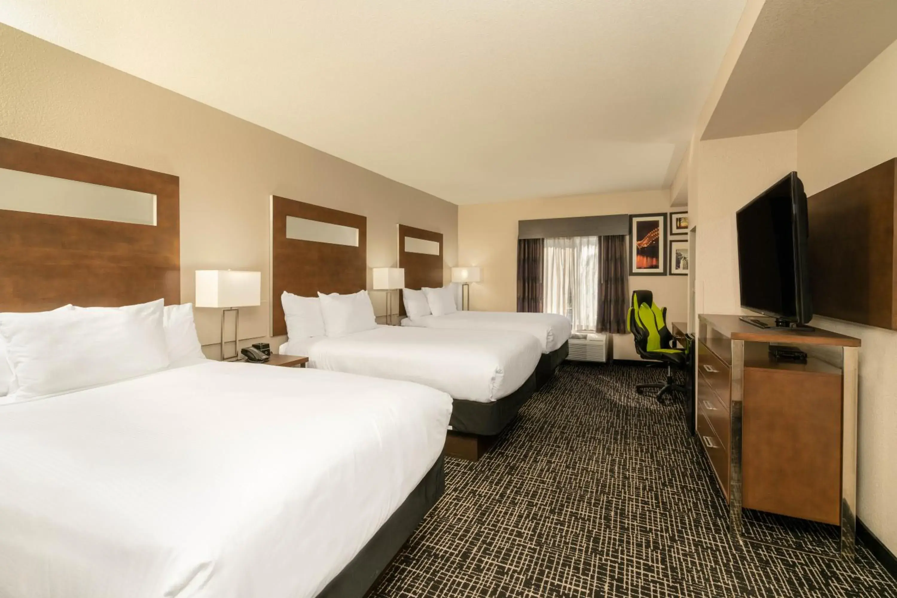 Double Room with Three Double Beds - Non-Smoking in Wingate by Wyndham Memphis East Double Room with Three Double Beds - Non-Smoking in Wingate by Wyndham Memphis East