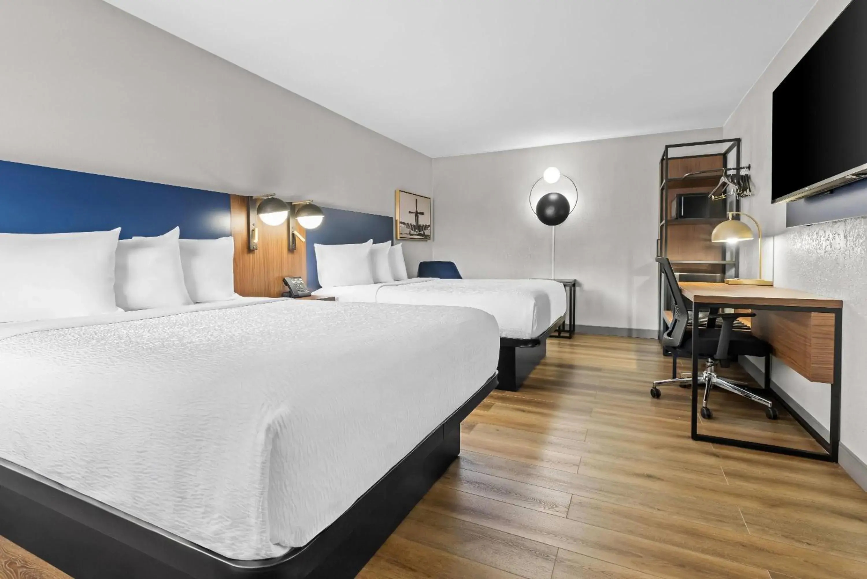 Bed in La Quinta Inn by Wyndham Huntsville Research Park Bed in La Quinta Inn by Wyndham Huntsville Research Park