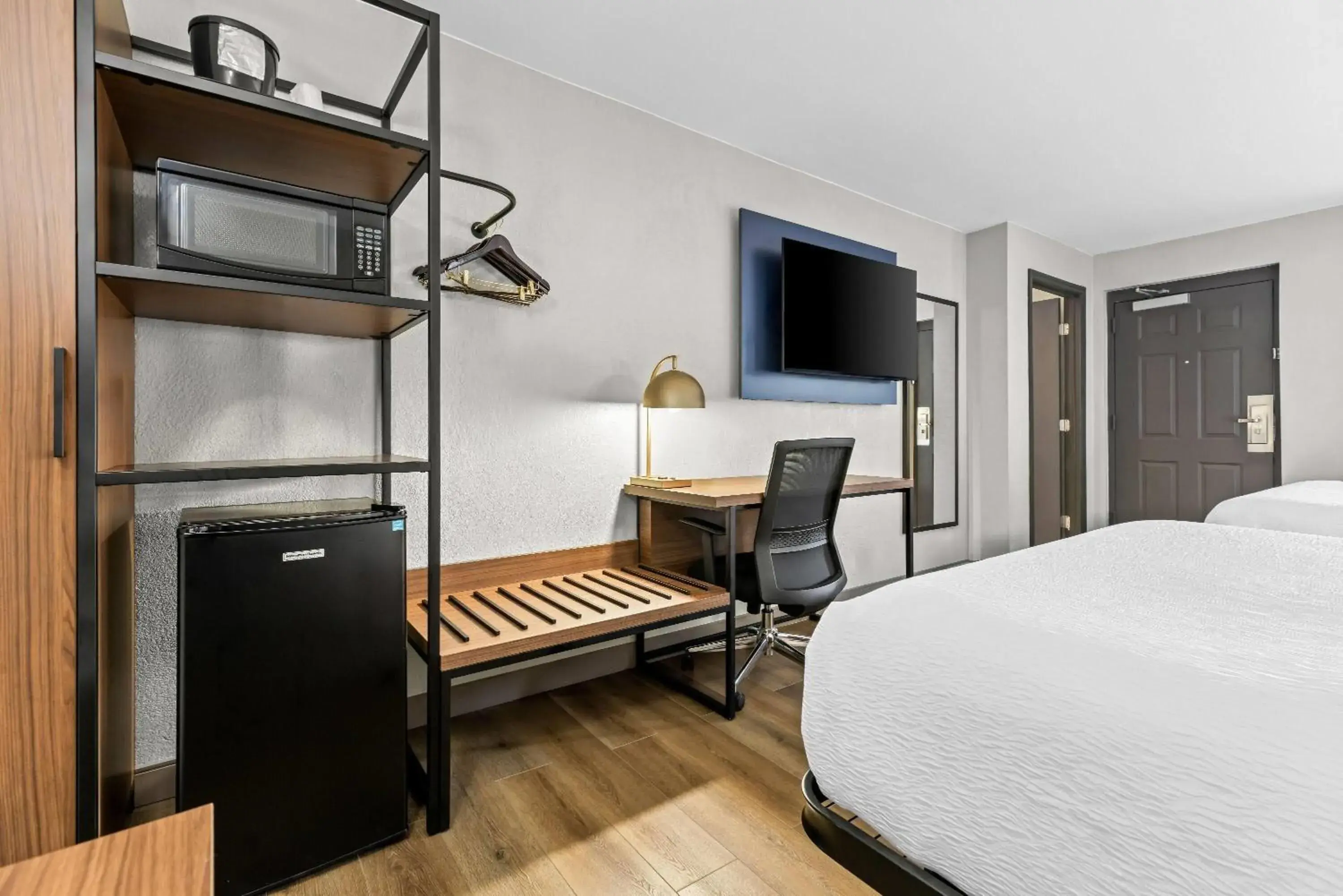 Bed in La Quinta Inn by Wyndham Huntsville Research Park Bed in La Quinta Inn by Wyndham Huntsville Research Park