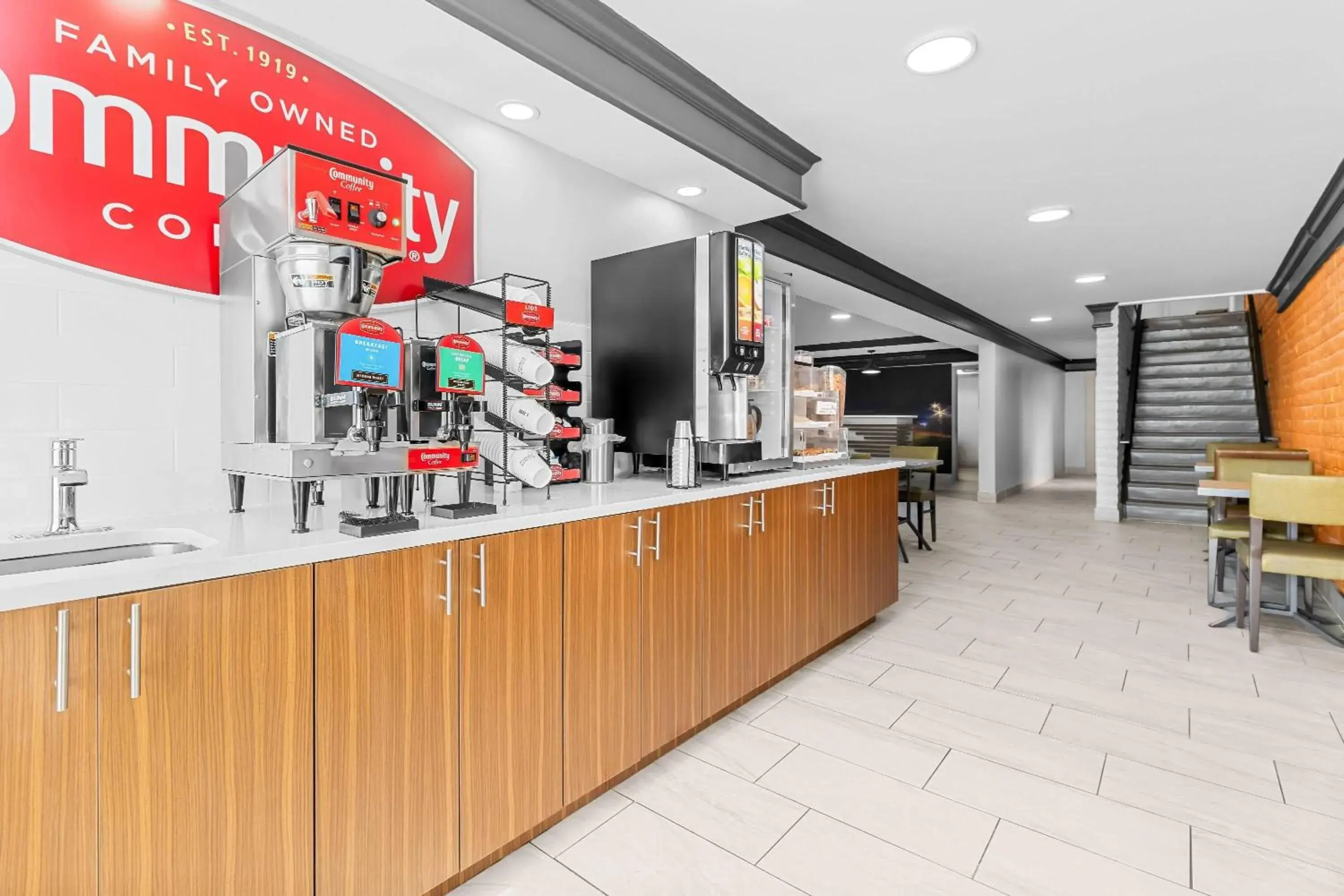 Property building in La Quinta Inn by Wyndham Huntsville Research Park Property building in La Quinta Inn by Wyndham Huntsville Research Park