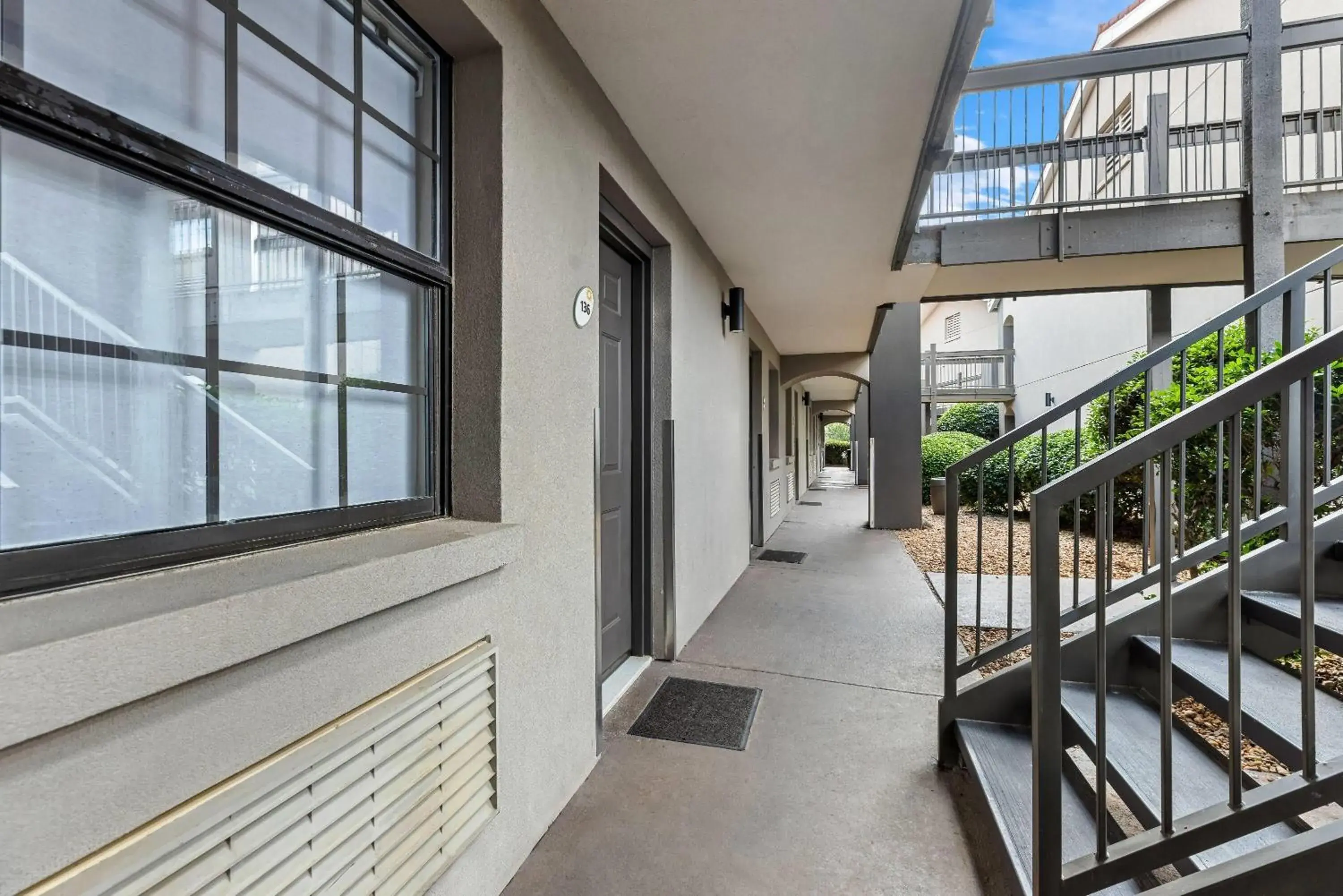 Property building in La Quinta Inn by Wyndham Huntsville Research Park Property building in La Quinta Inn by Wyndham Huntsville Research Park