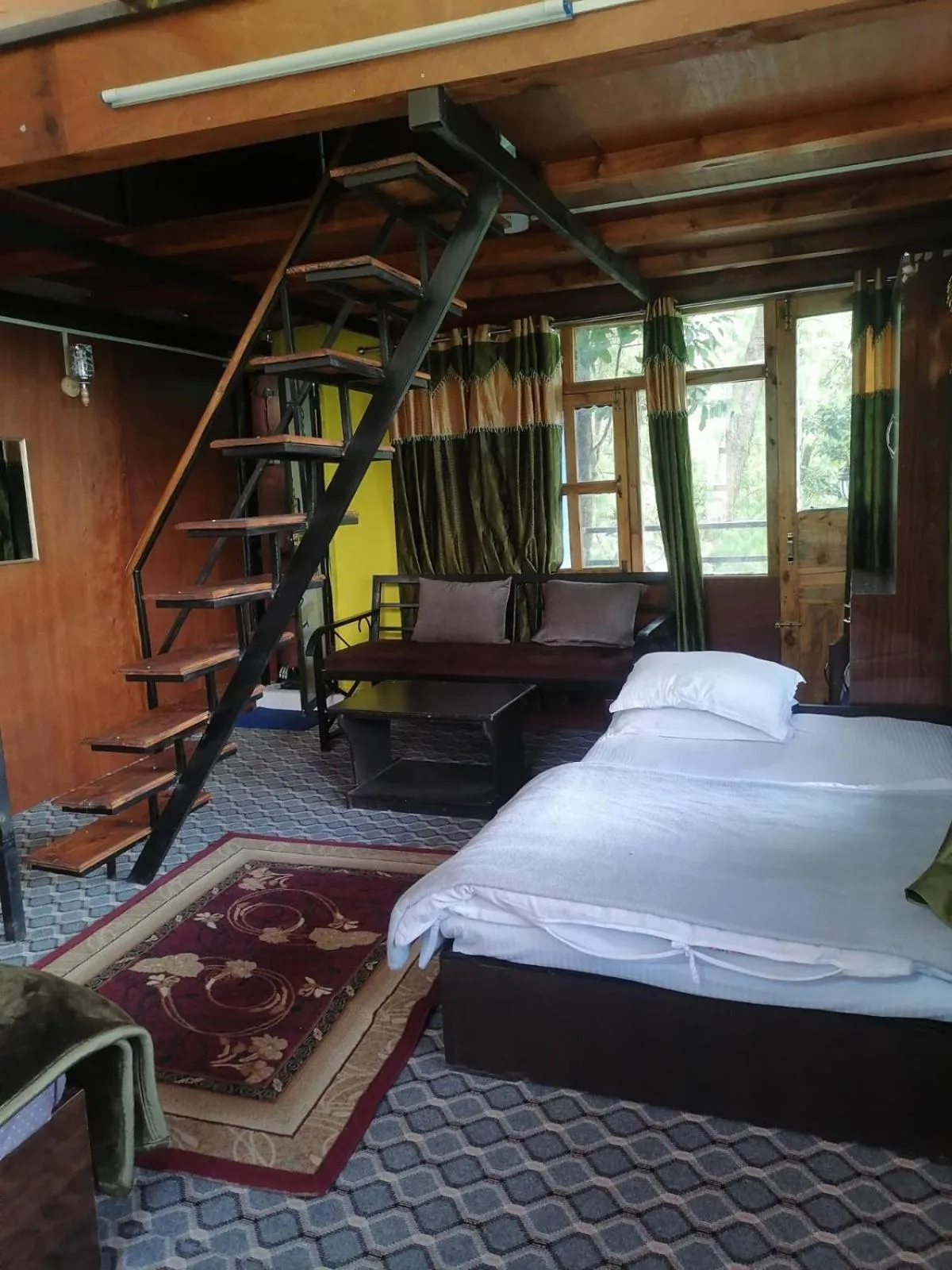 Deluxe Family Room in Jungle Crown Organic Homestay