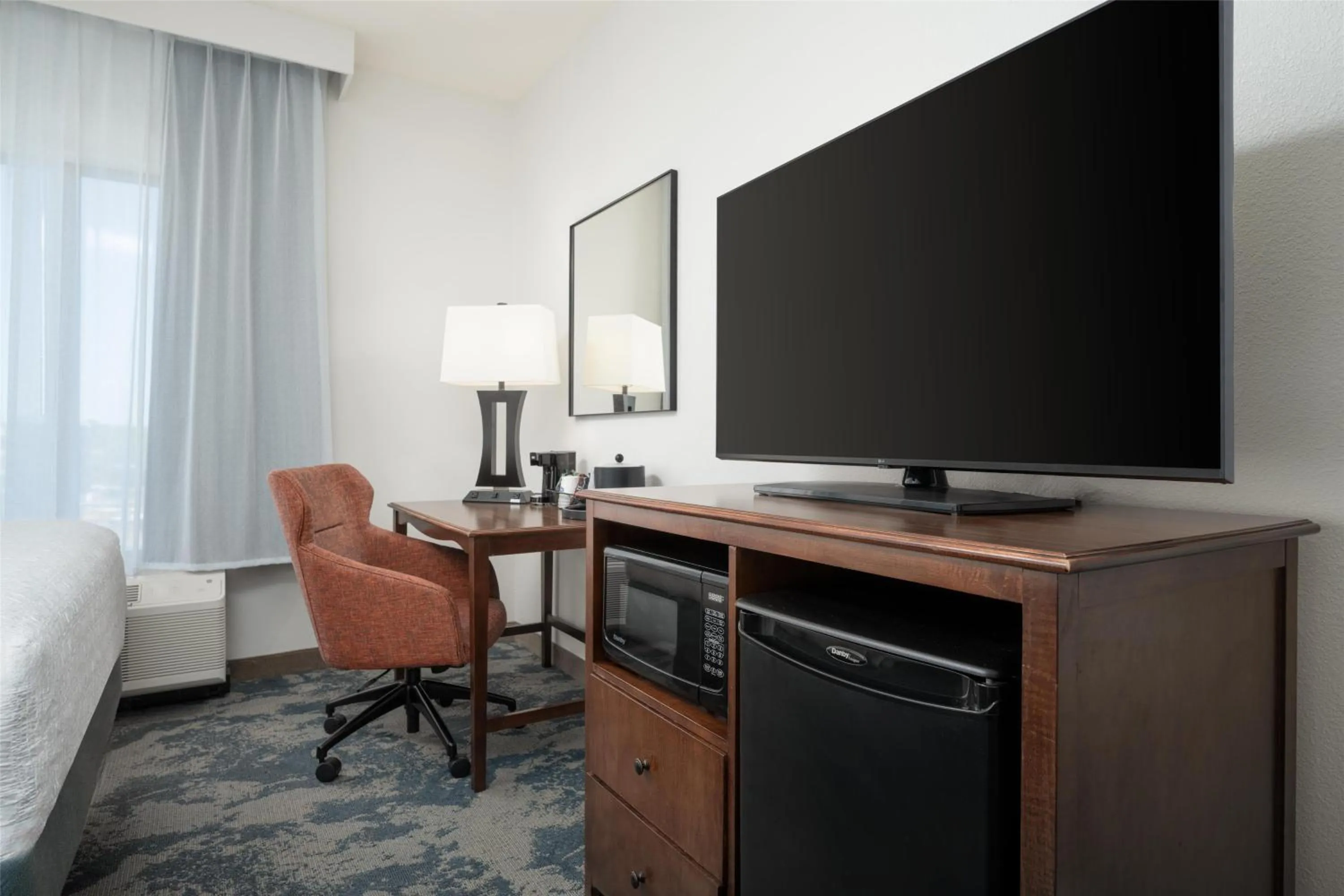 Bedroom in Hampton Inn Cleveland Tennessee