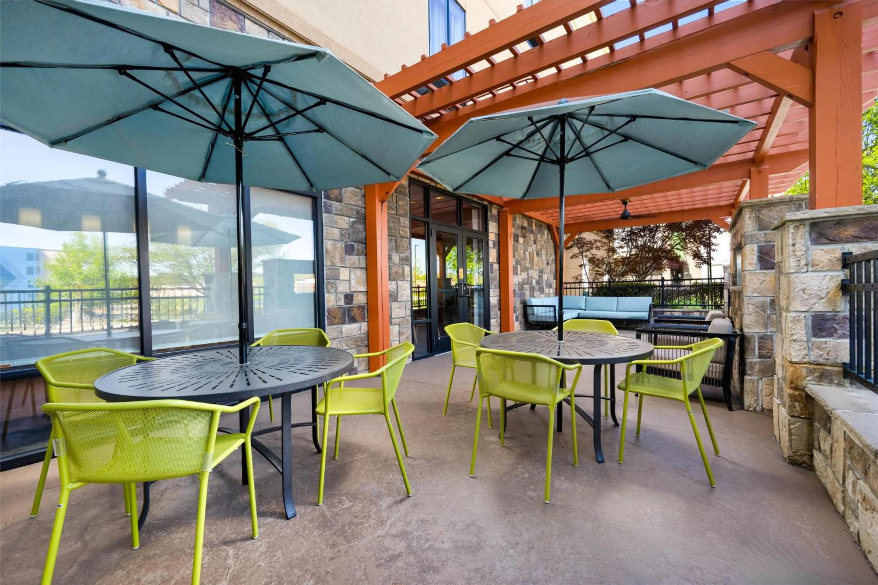 Patio in Hampton Inn Cleveland Tennessee