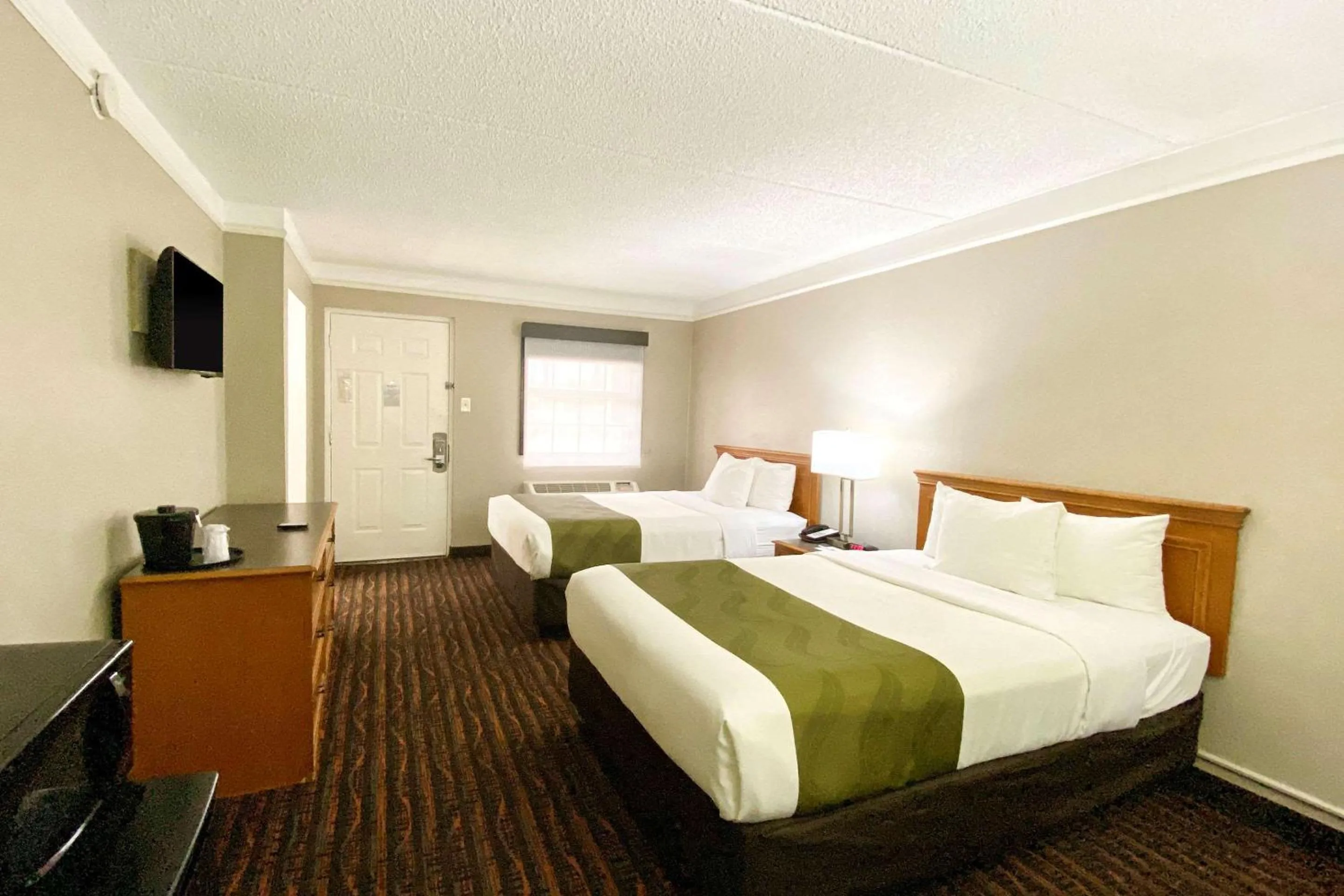 Photo of the whole room, Bed in Quality Inn Harlingen