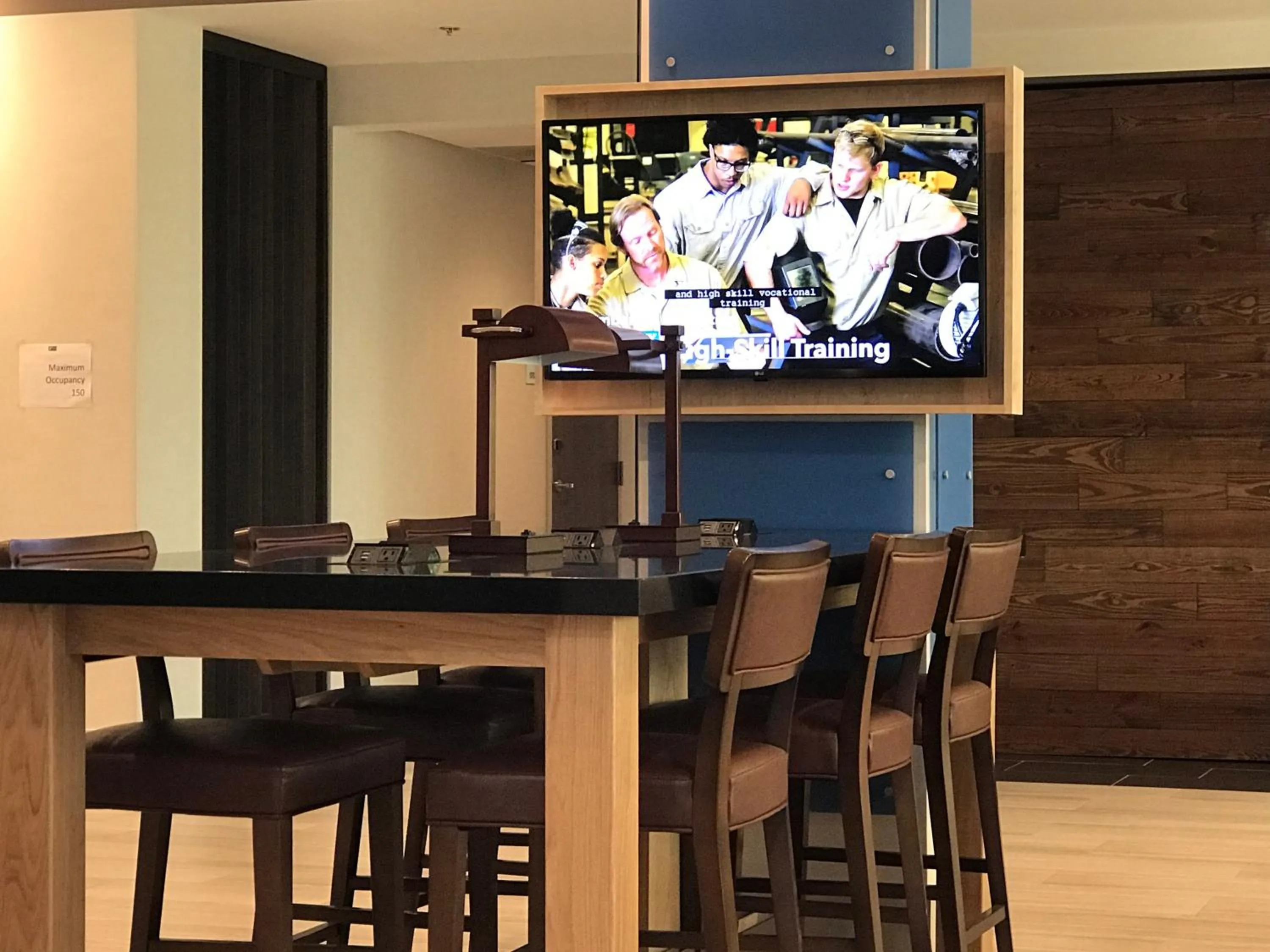 Property building in Holiday Inn Express & Suites - Phoenix - Airport North by IHG