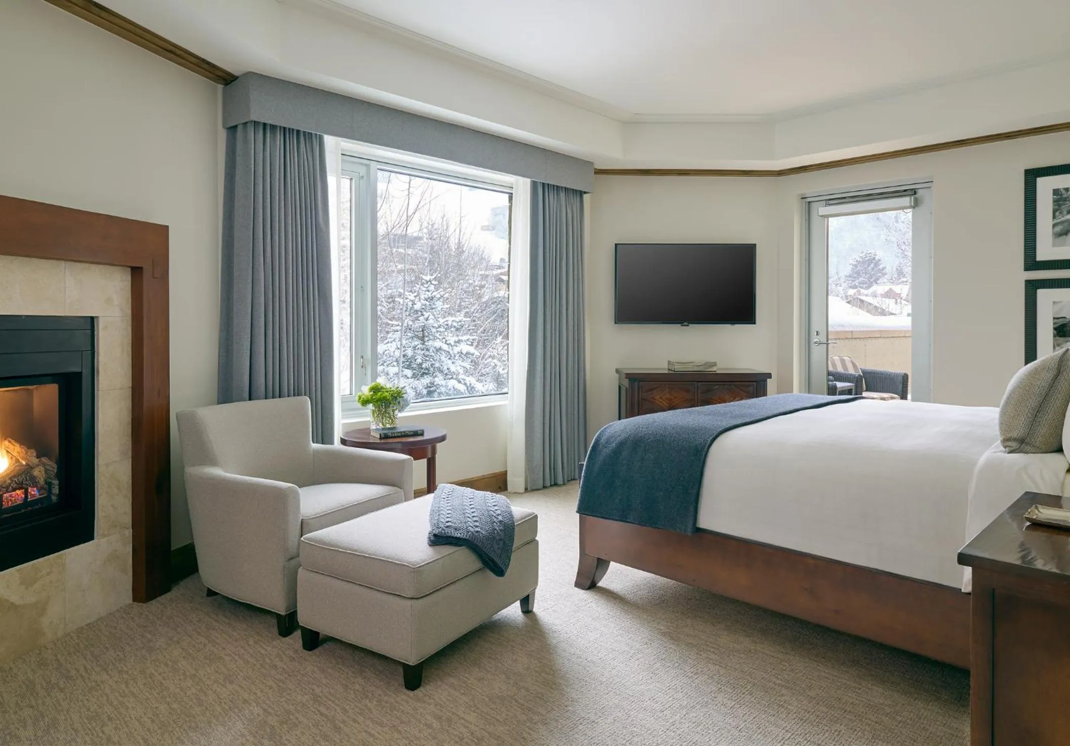 Bedroom, Bed in Residences at The Little Nell