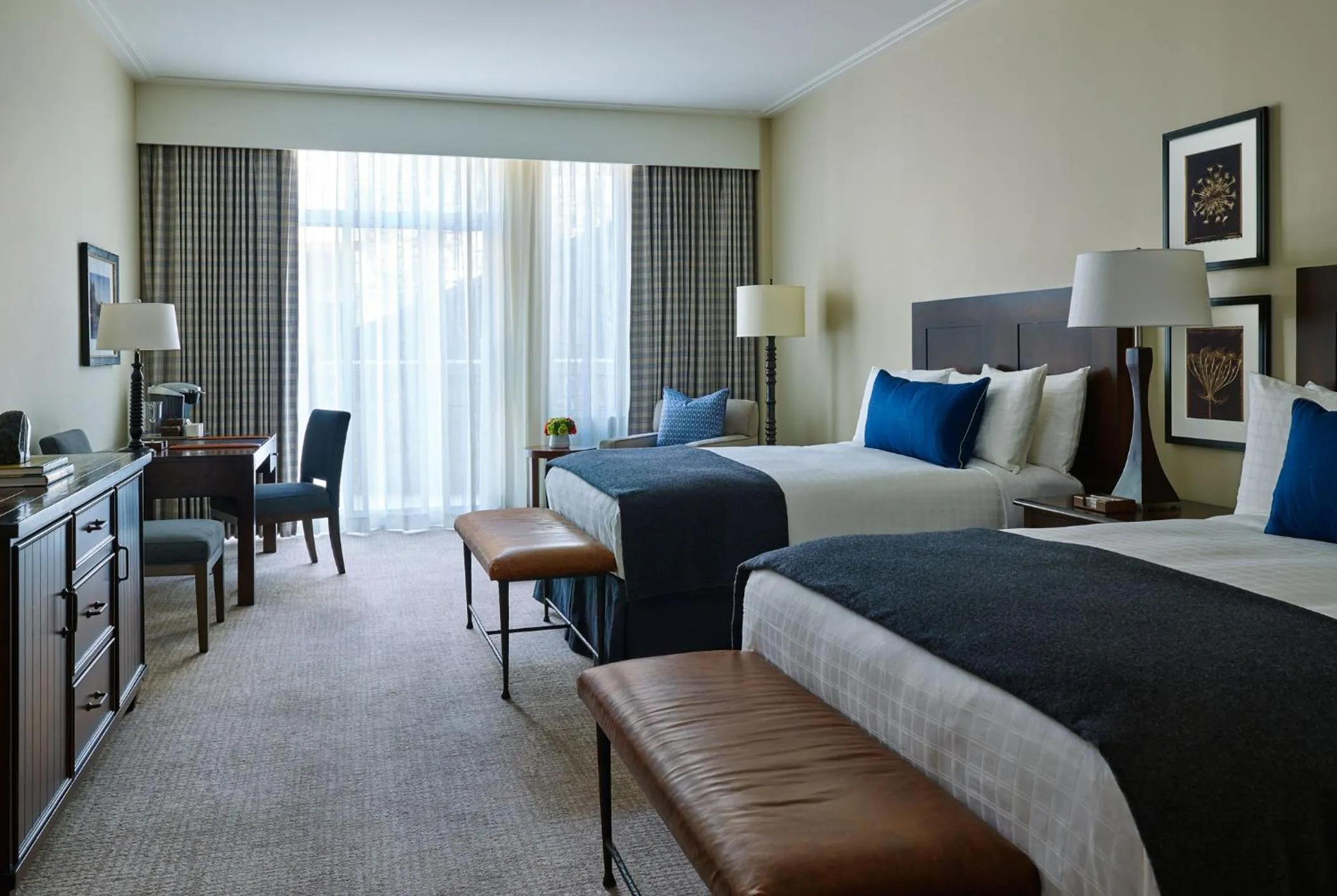 Bedroom, Bed in Residences at The Little Nell