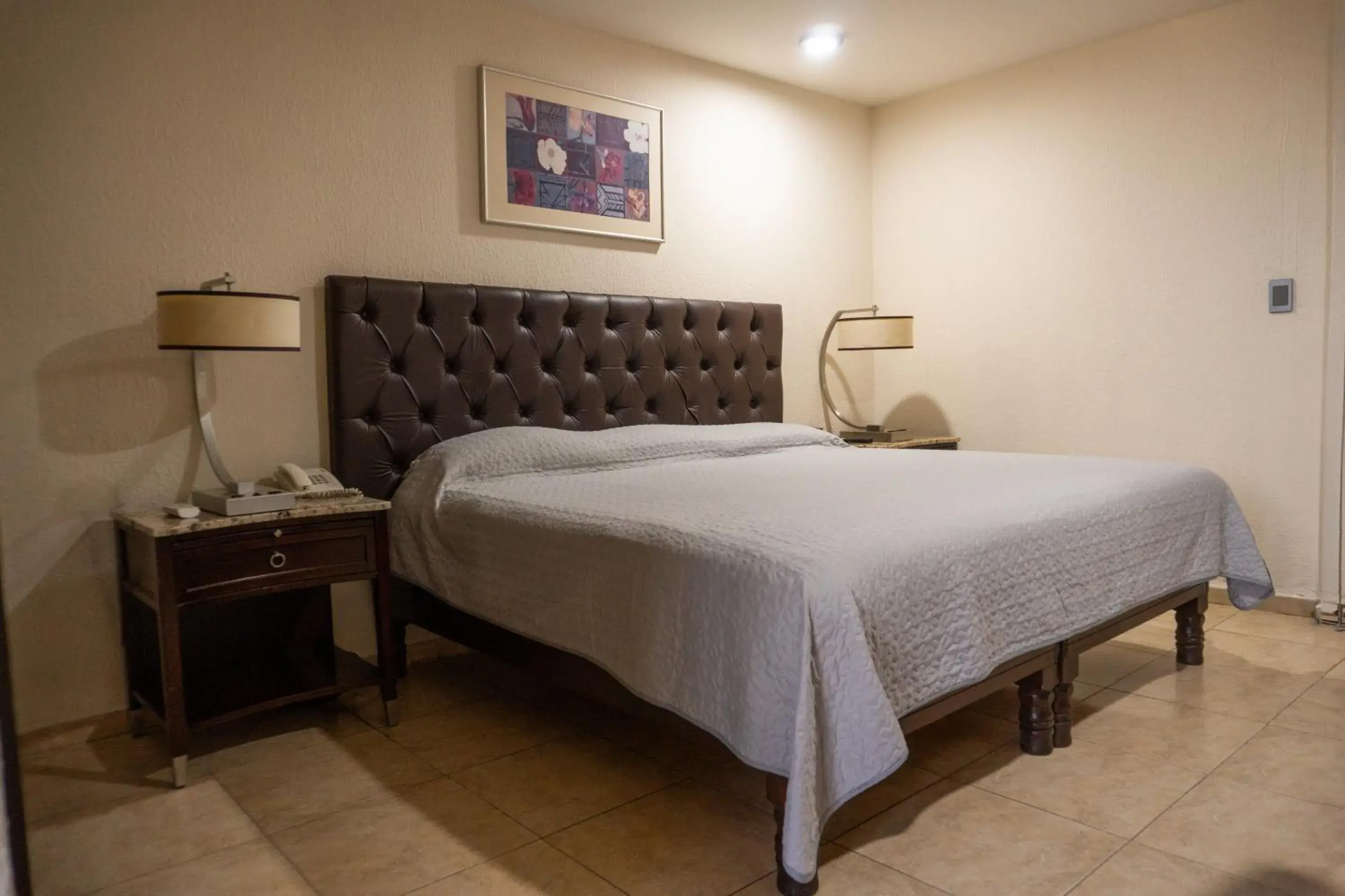 King Room - single occupancy in Hotel America Palacio King Room - single occupancy in Hotel America Palacio