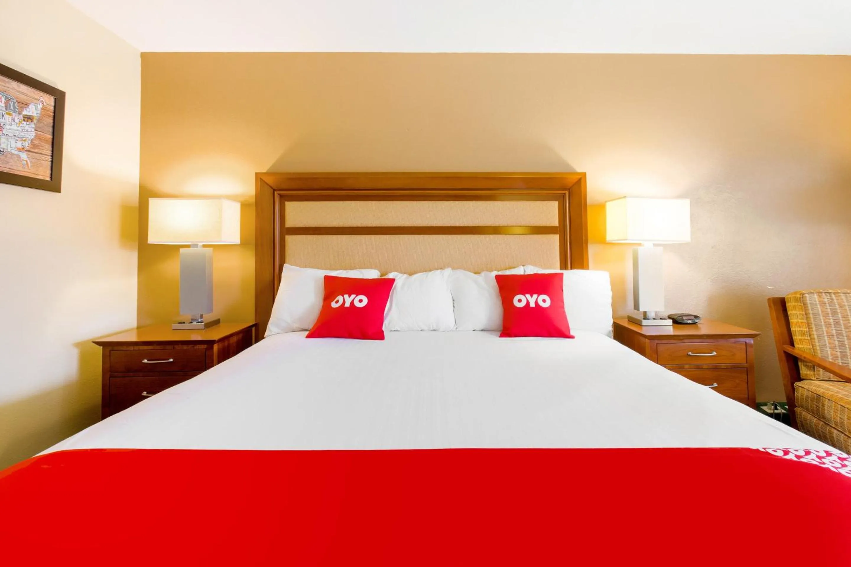 Bedroom in OYO Hotel Lebanon MO I-44