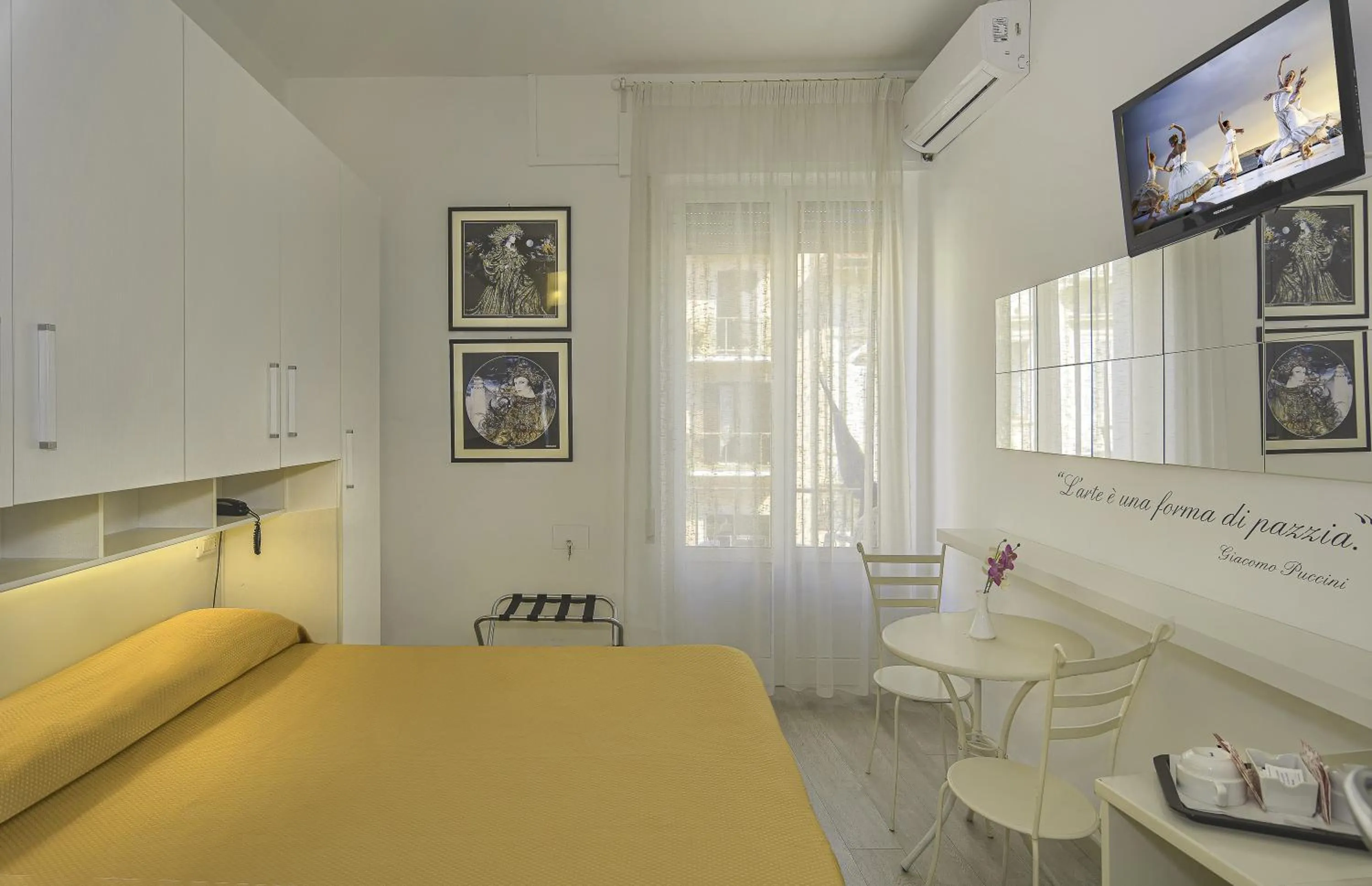 Photo of the whole room, Bed in City Hotel