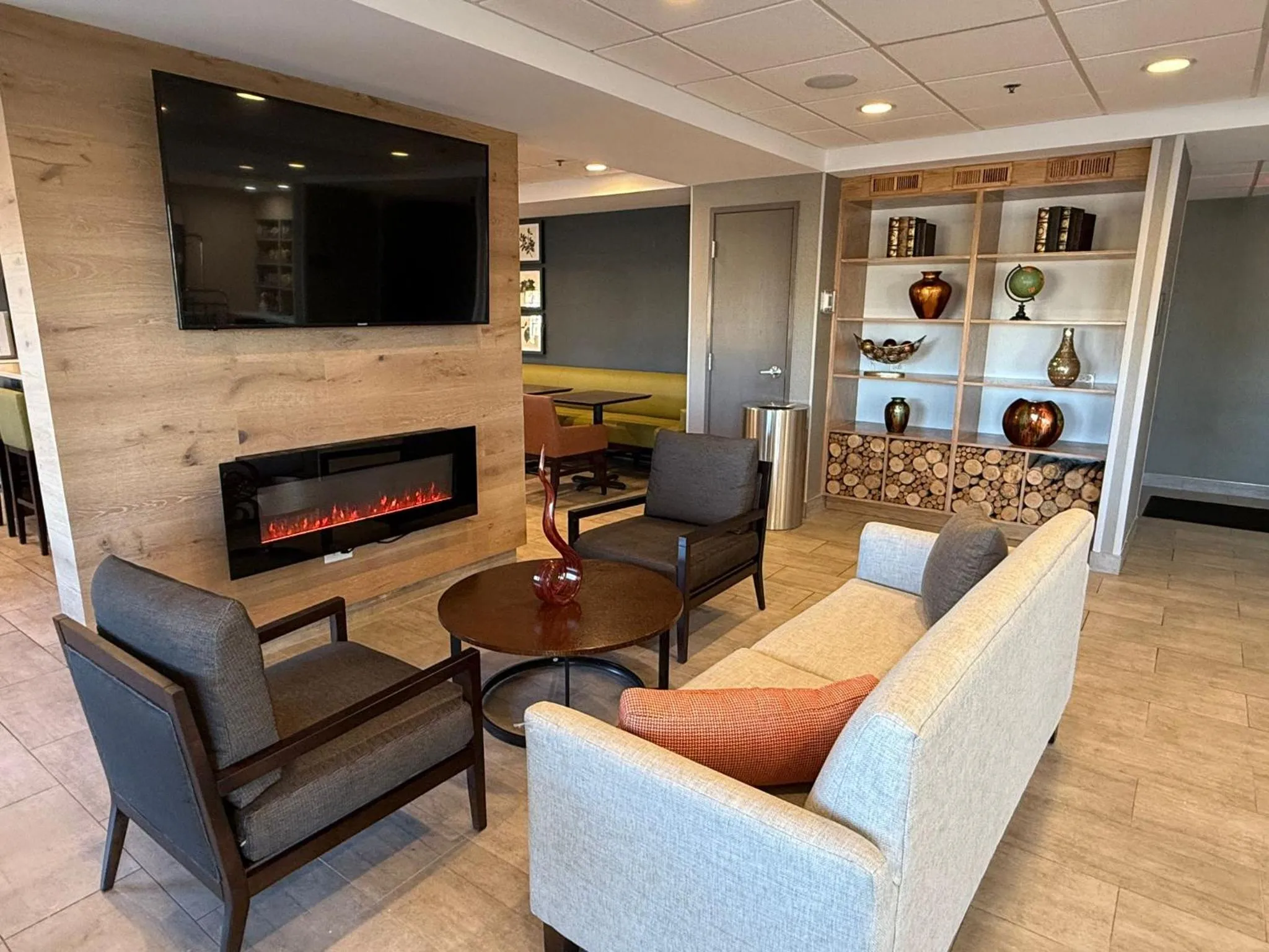 Lobby or reception in Country Inn & Suites by Radisson Bolingbrook, I-55