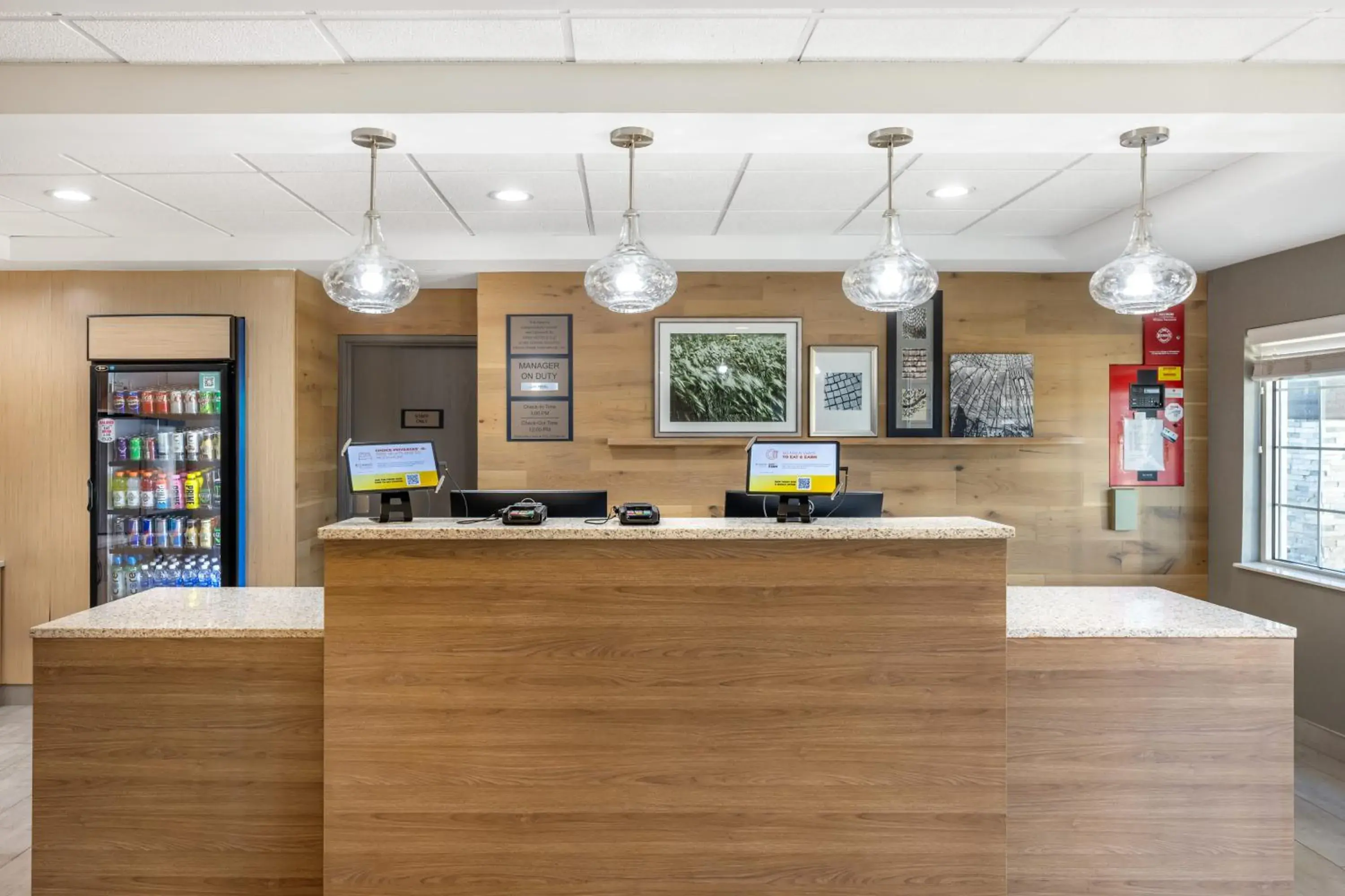 Lobby or reception in Country Inn & Suites by Radisson Bolingbrook, I-55 Lobby or reception in Country Inn & Suites by Radisson Bolingbrook, I-55