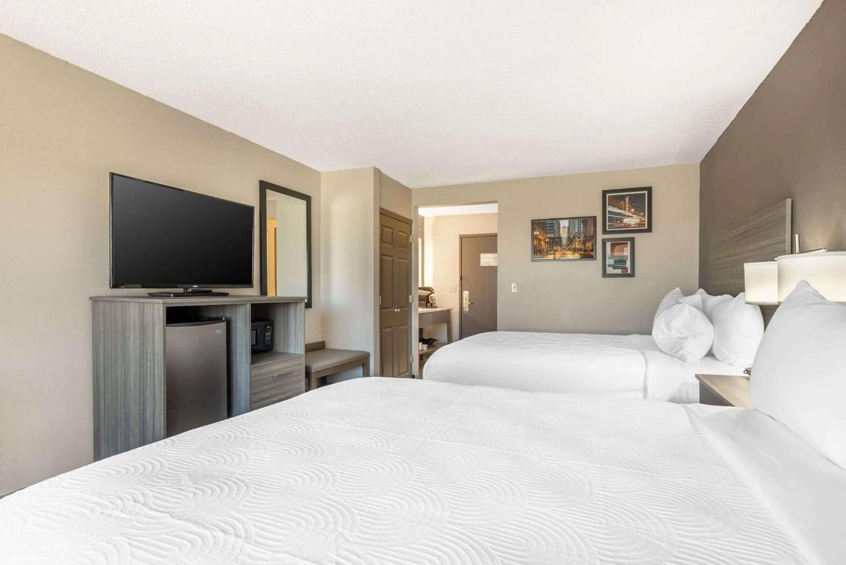 Bedroom, Bed in Country Inn & Suites by Radisson Bolingbrook, I-55