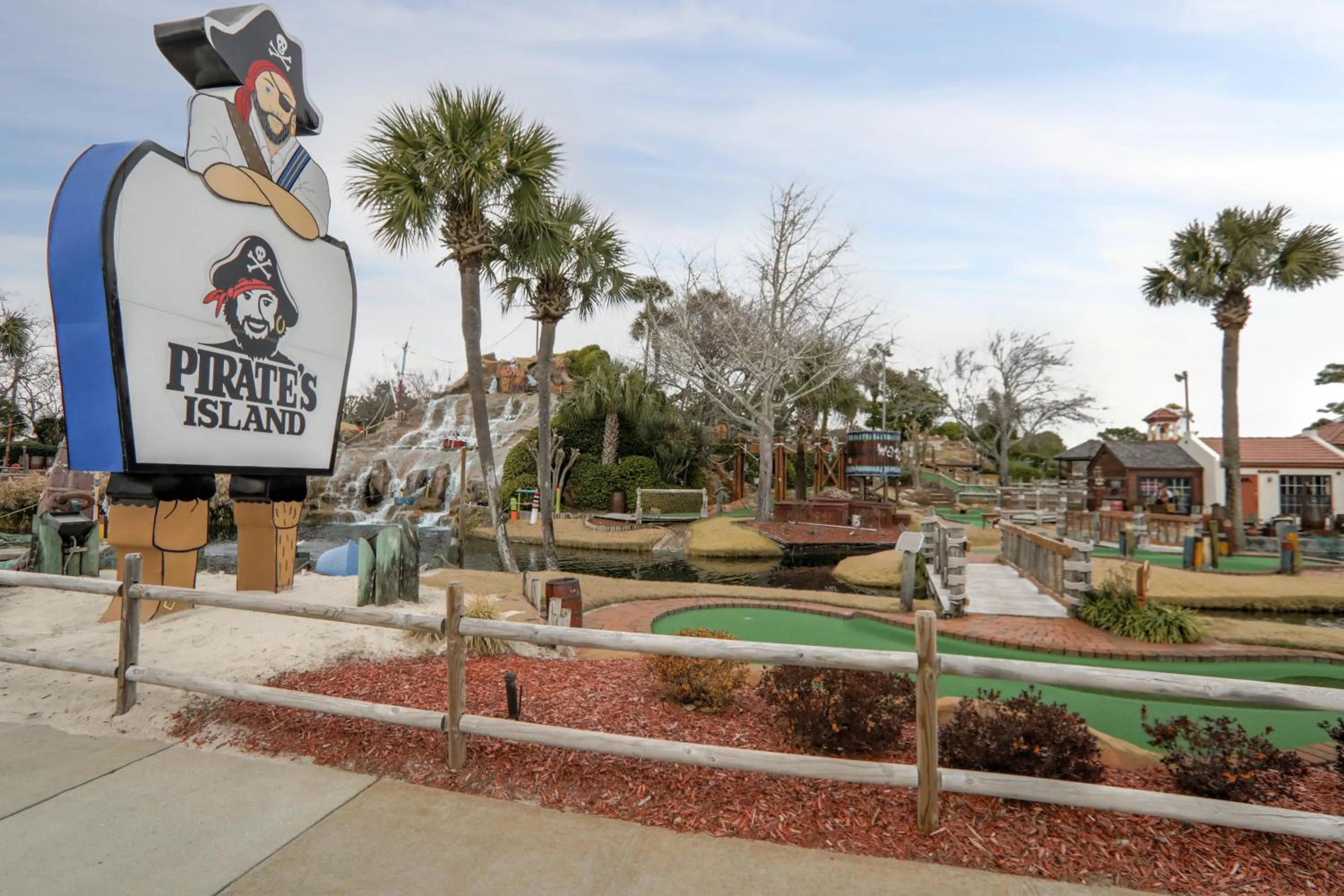 Entertainment in Executive Inn - Panama City Beach