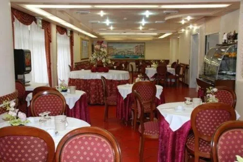 Restaurant/places to eat in Hotel Il Burchiello
