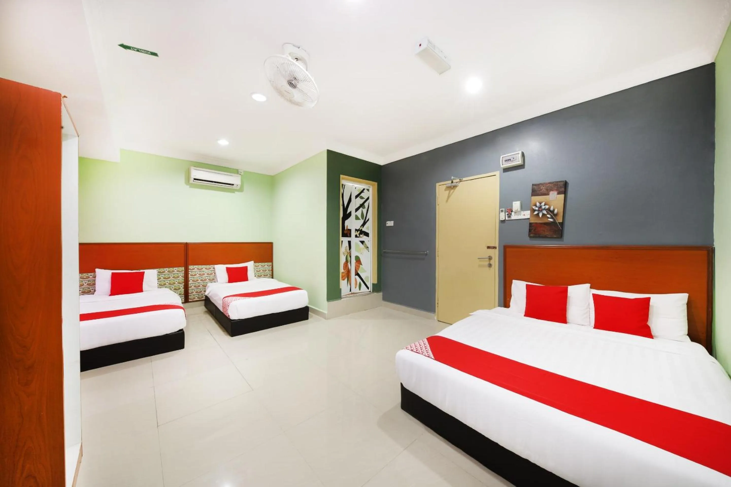 Bedroom, Bed in Super OYO 720 Corridor Hotel 2